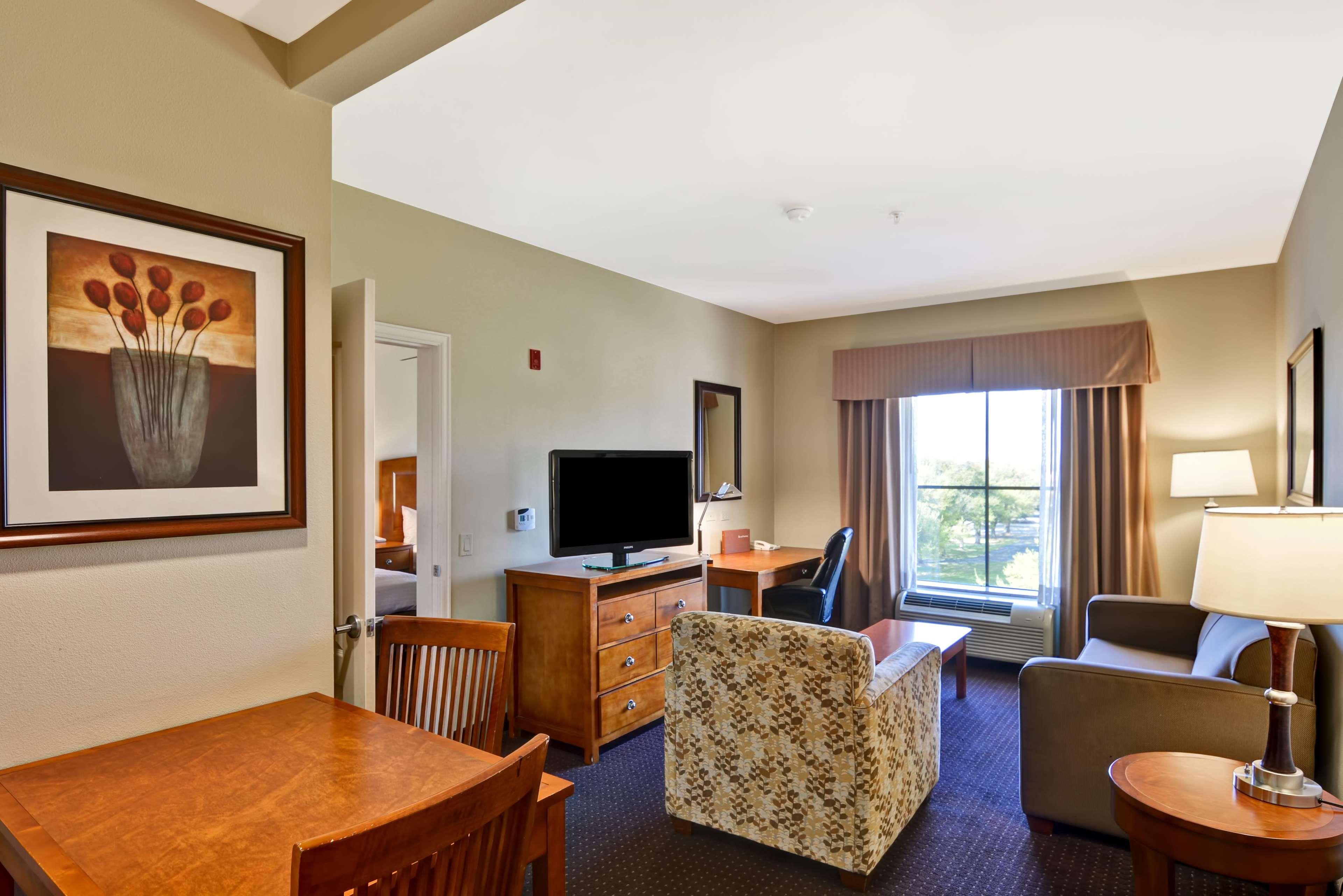 Suite Two Queen Beds One Bedroom