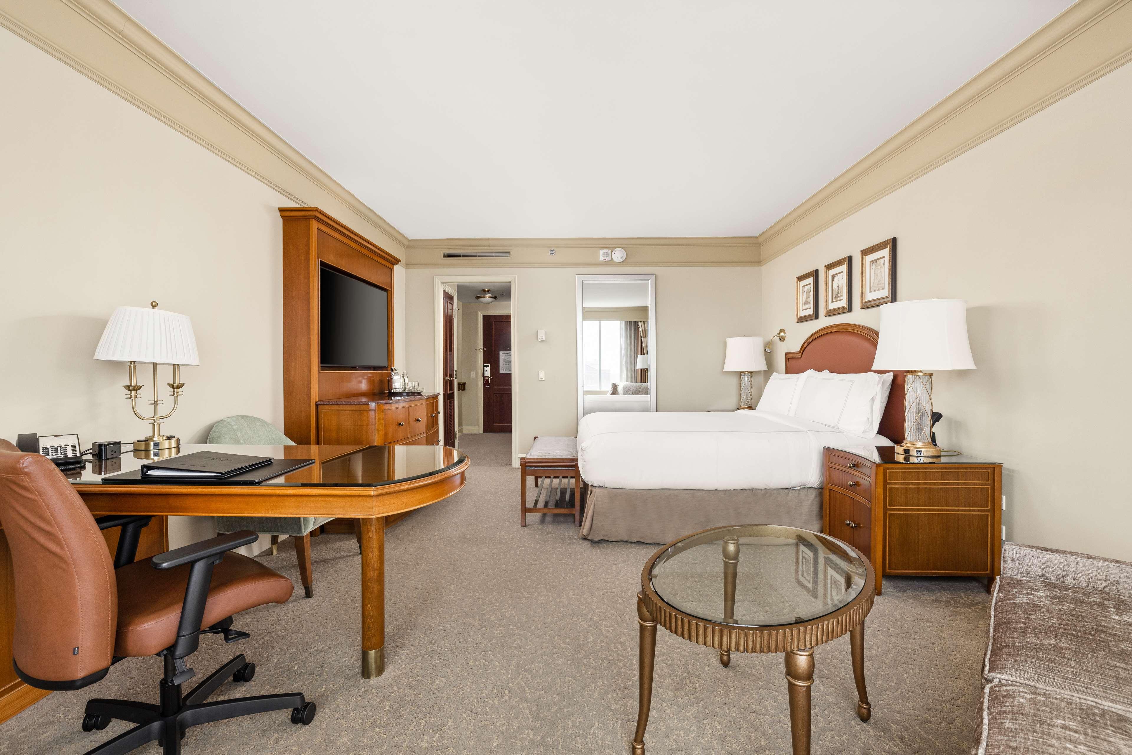 Double Deluxe King Bed