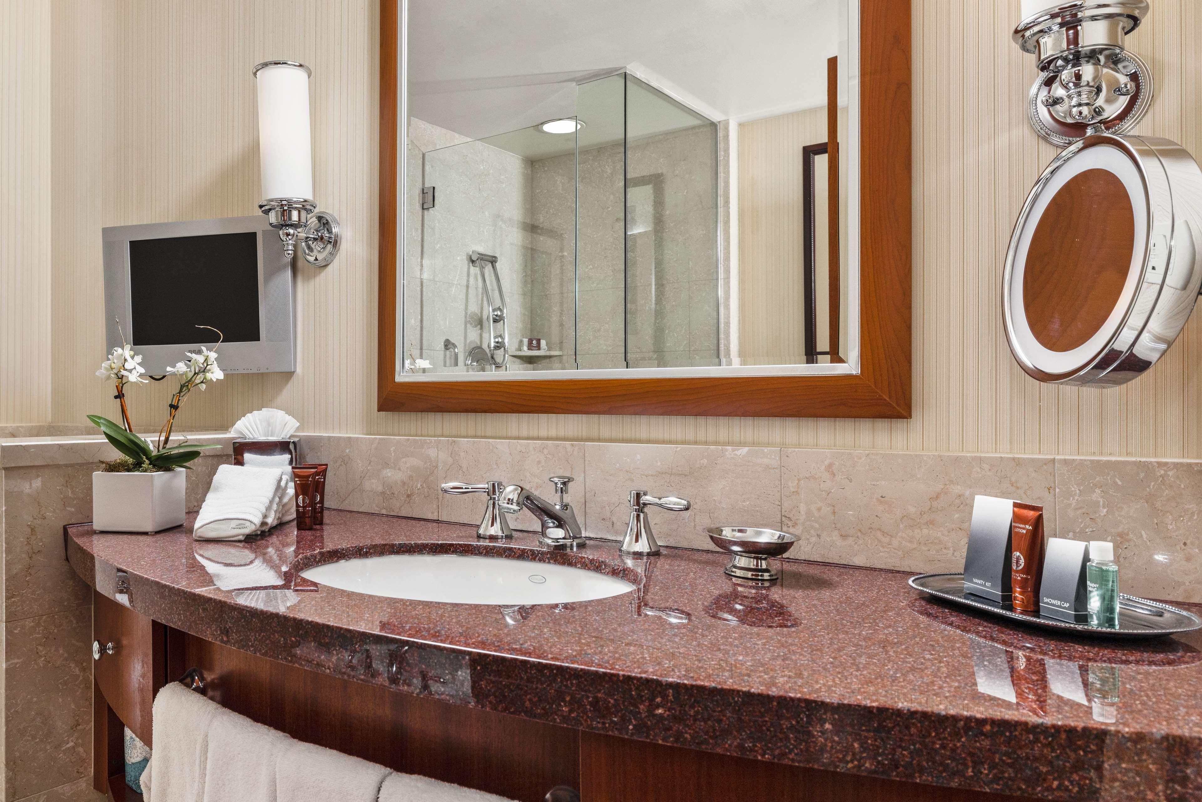 Double Deluxe King Bed