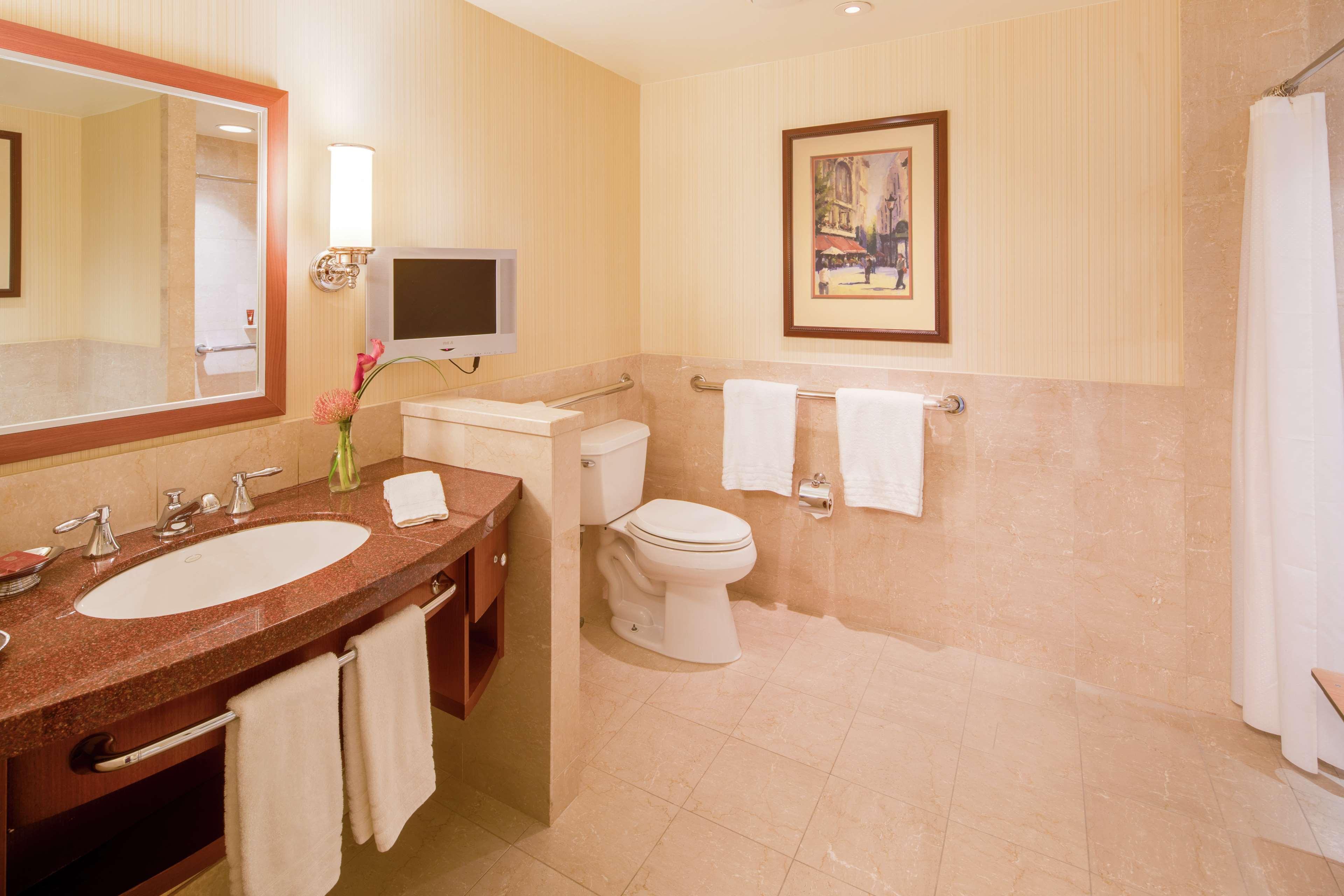 Double Deluxe King Bed