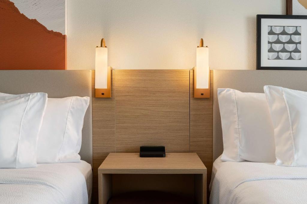 Double or Twin Two Queen Beds