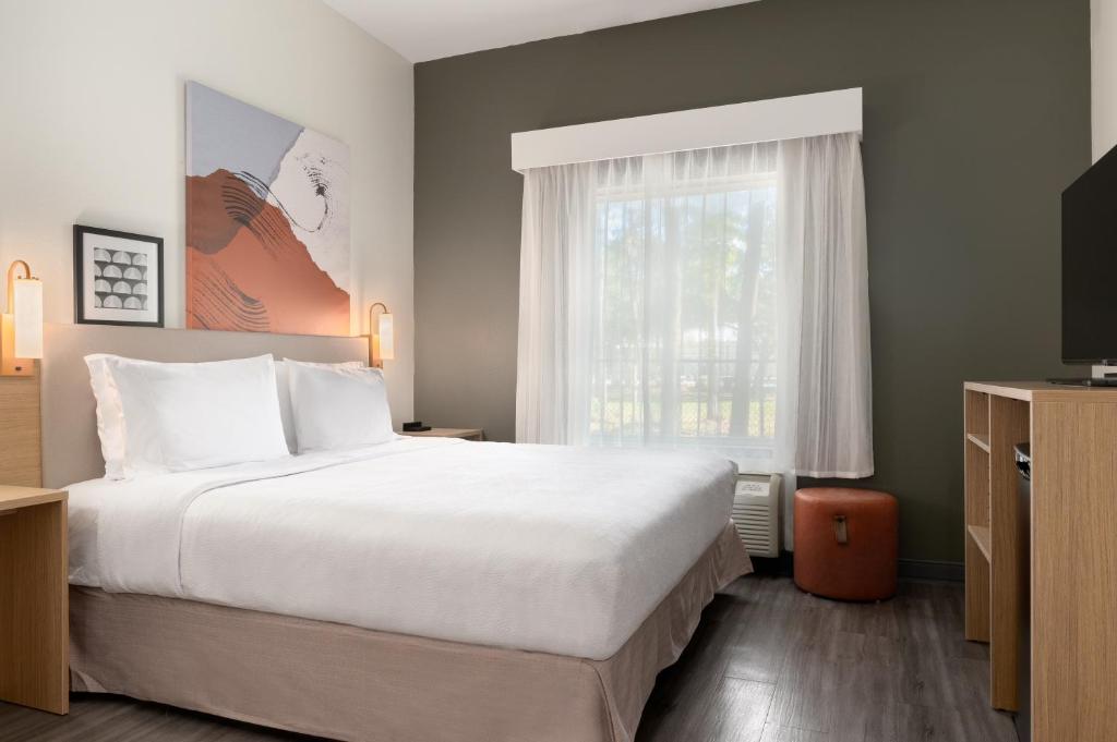 Double Accessible King Size Bed