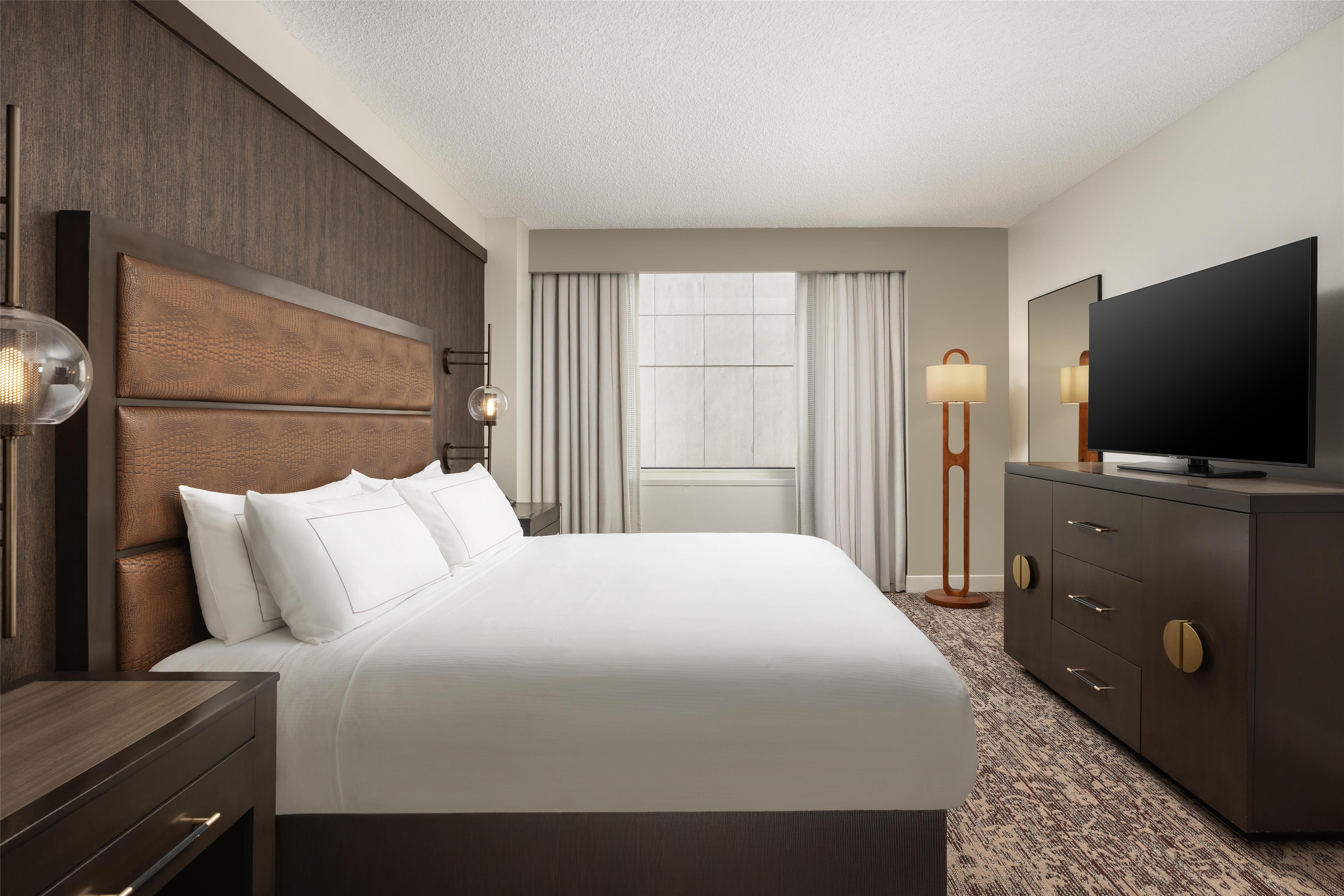 Suite Deluxe King Bed