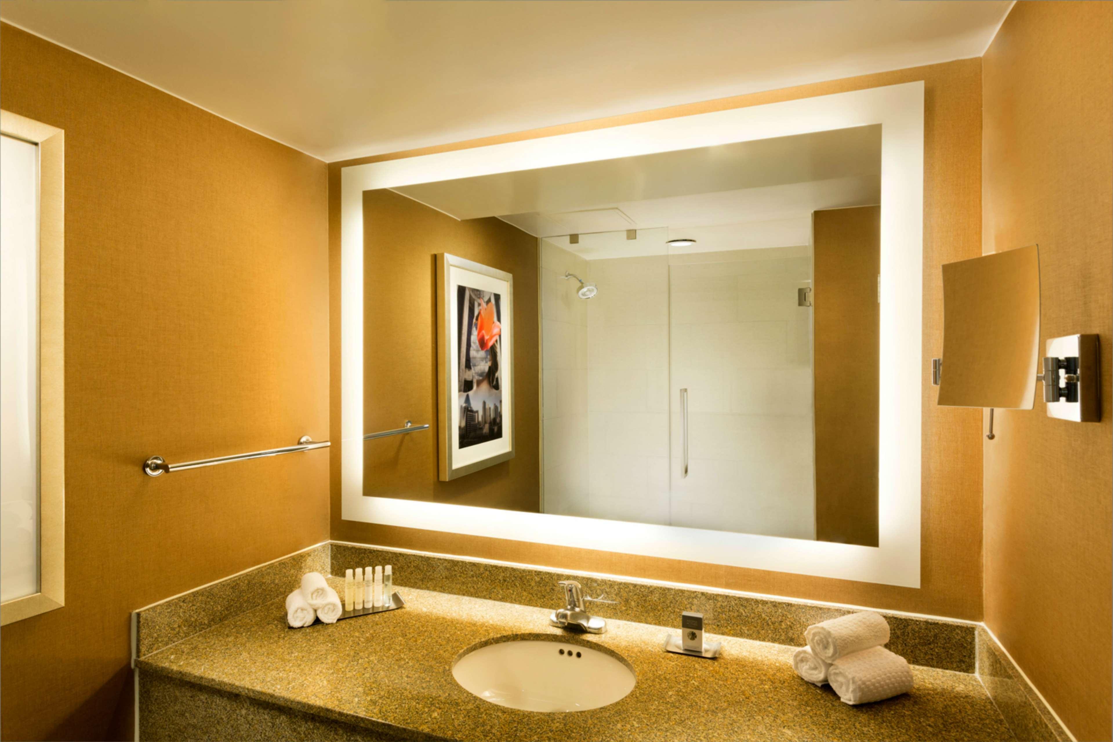 Double Deluxe King Bed