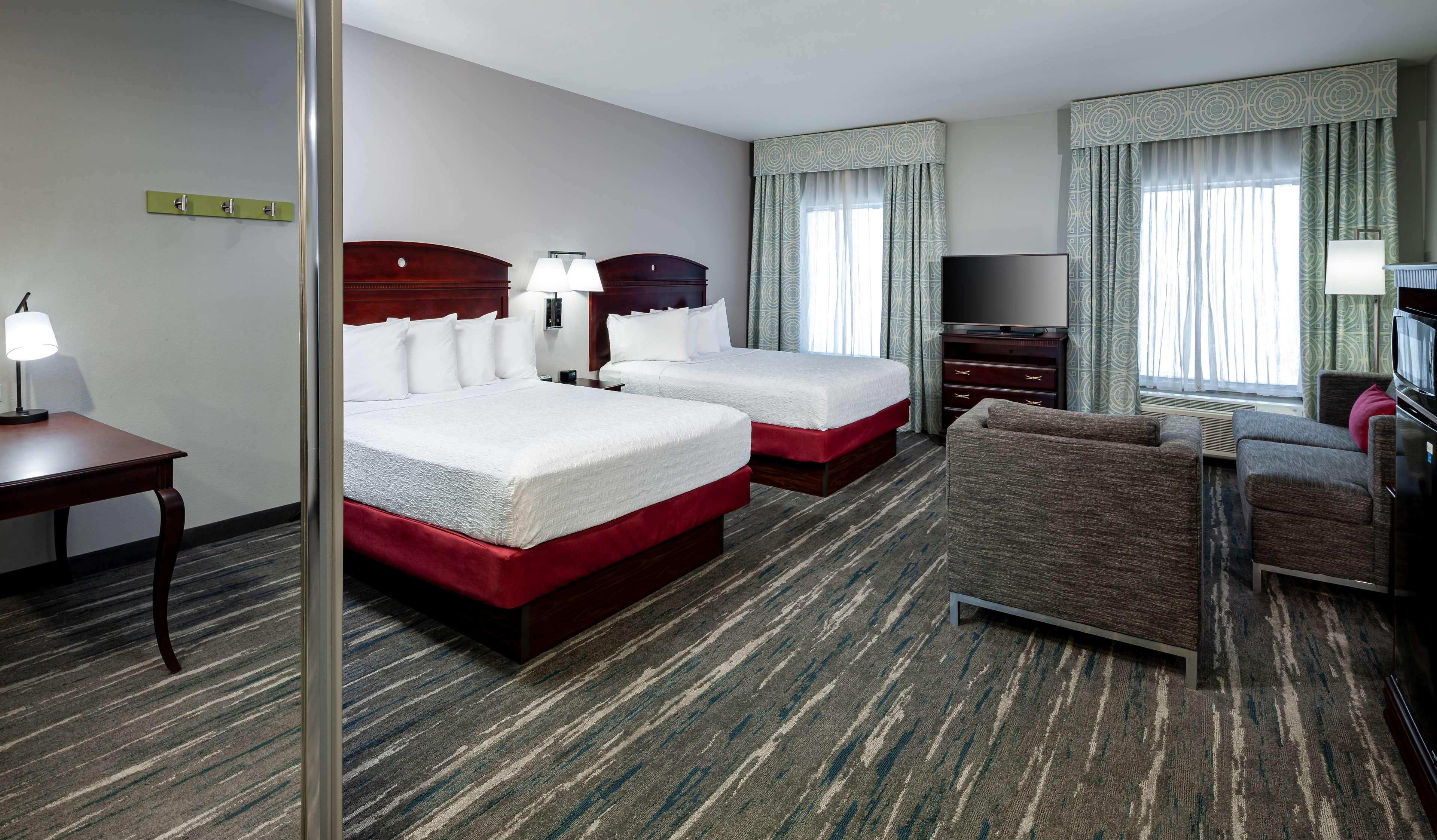 Studio Two Queen Beds