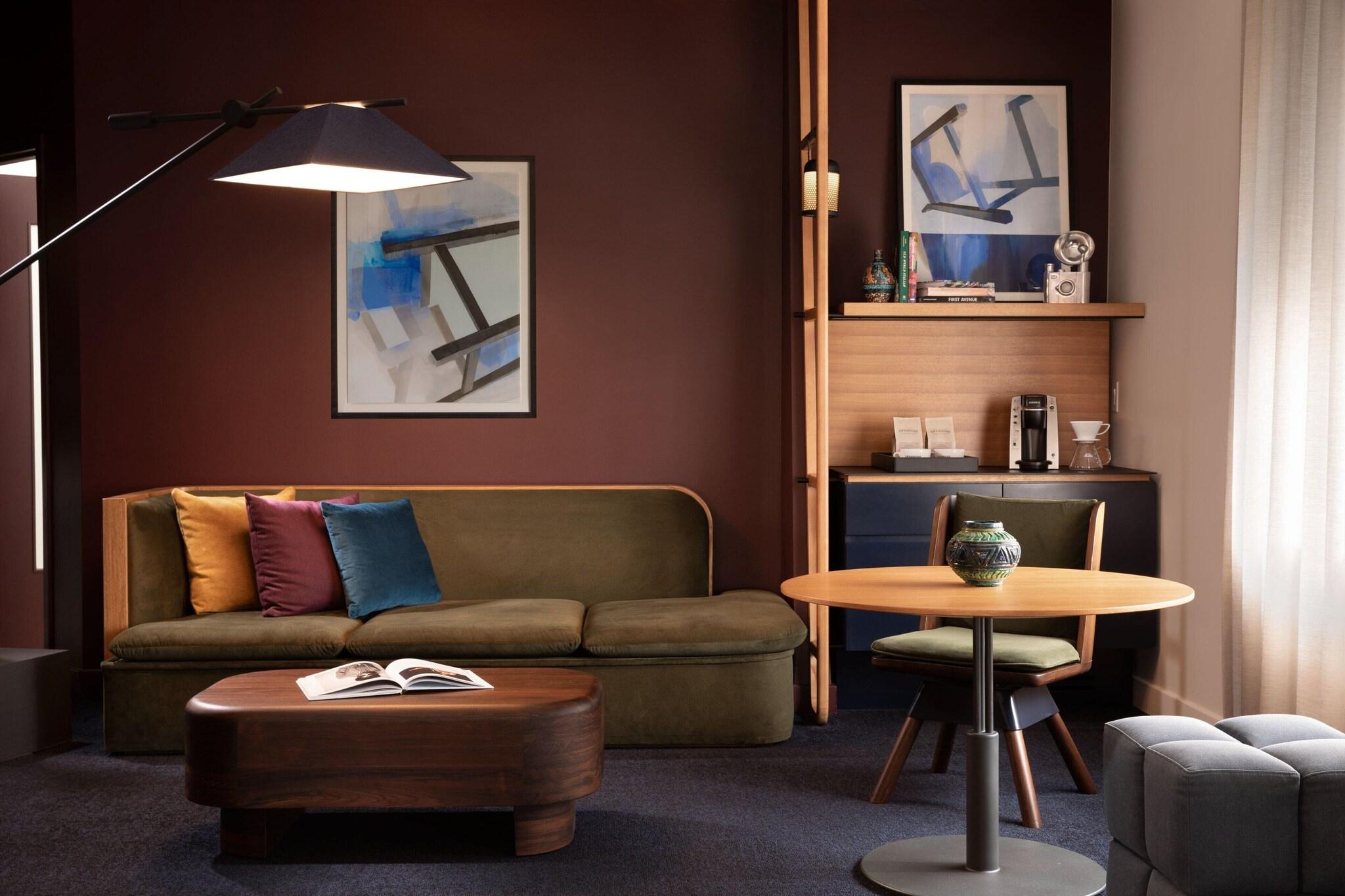 Studio King Size Bed