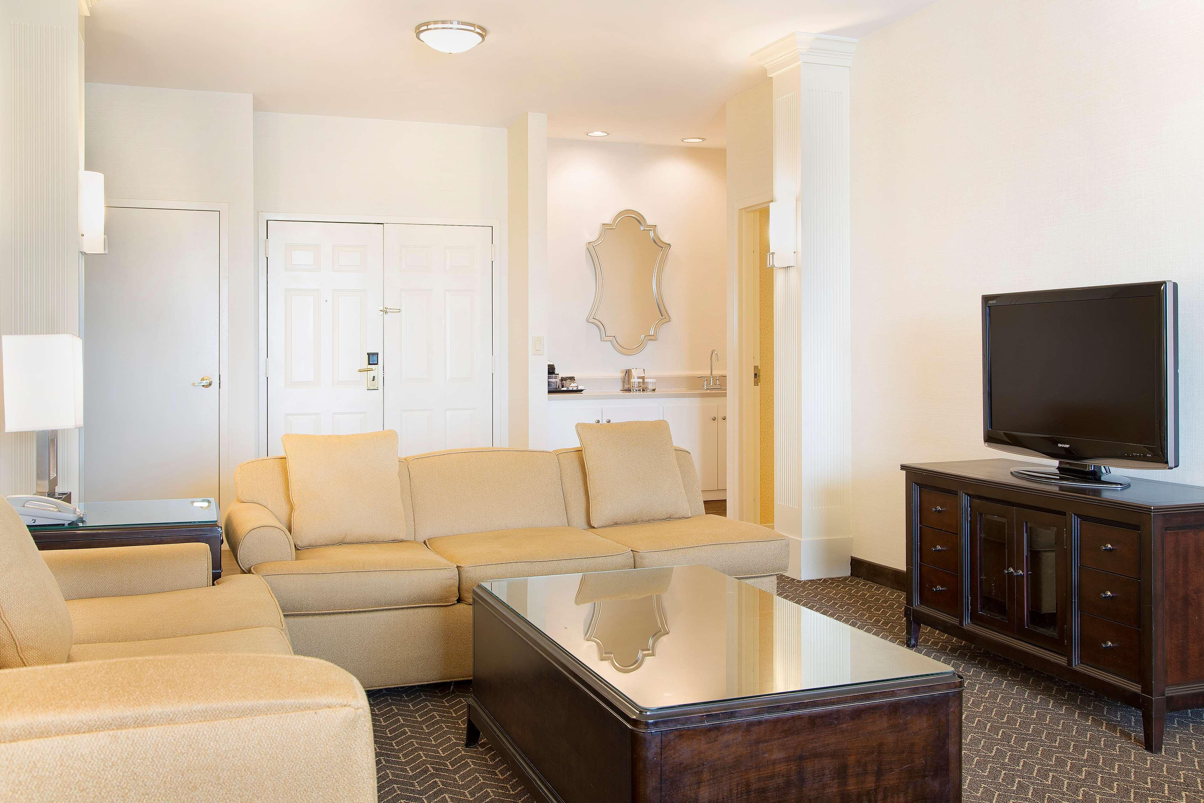 Suite King Bed Non Smoking