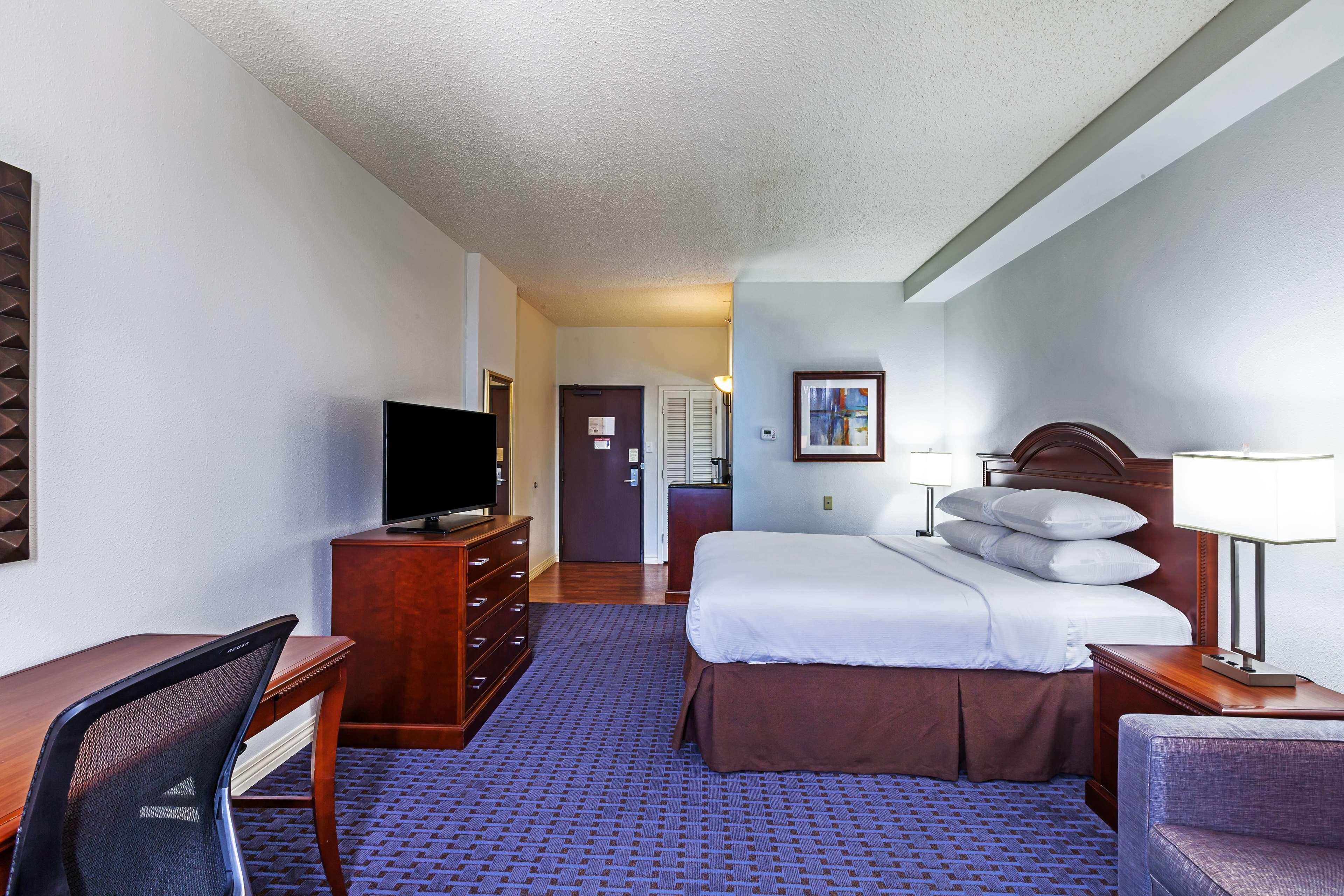 Double Deluxe King Bed