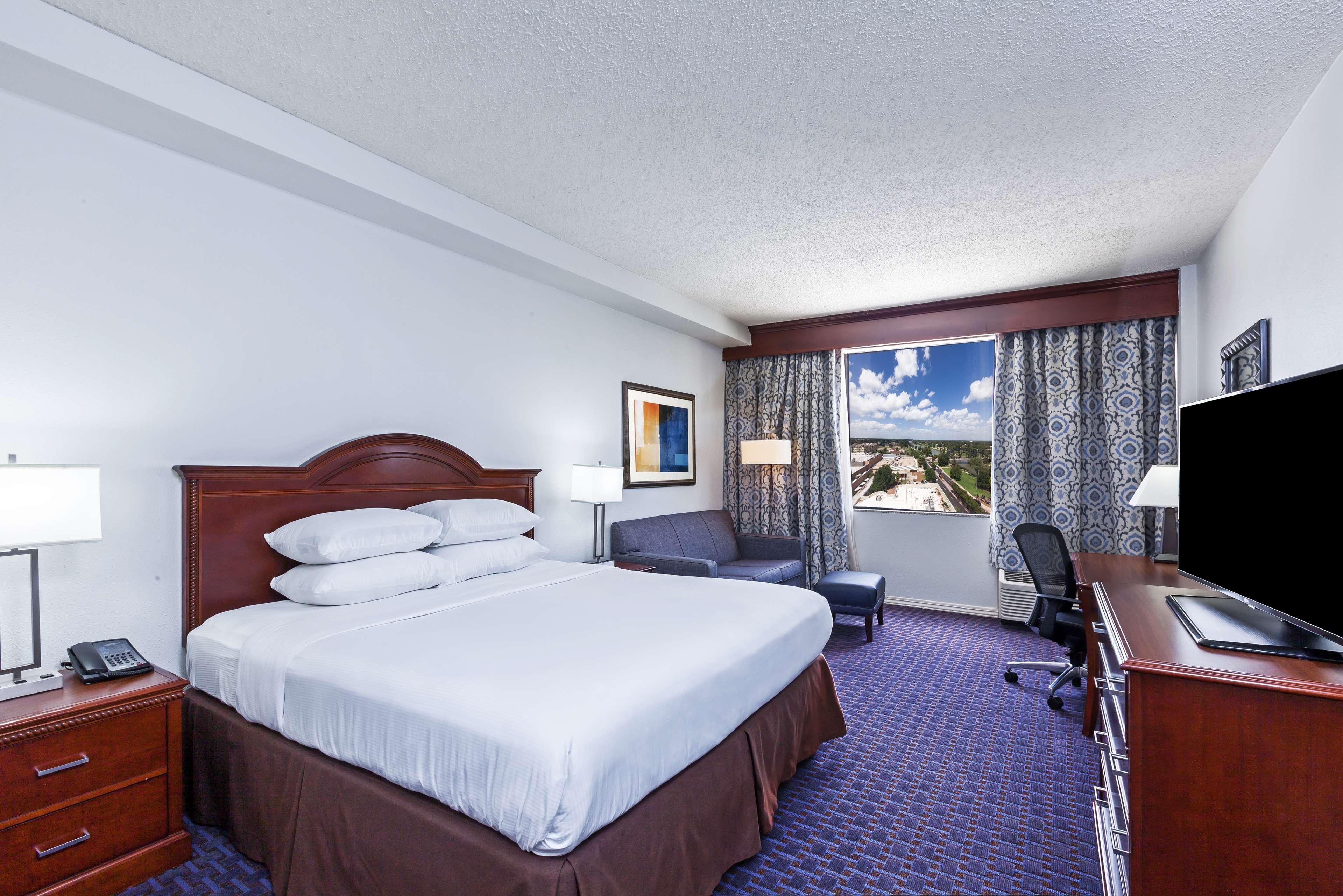 Double Deluxe King Bed