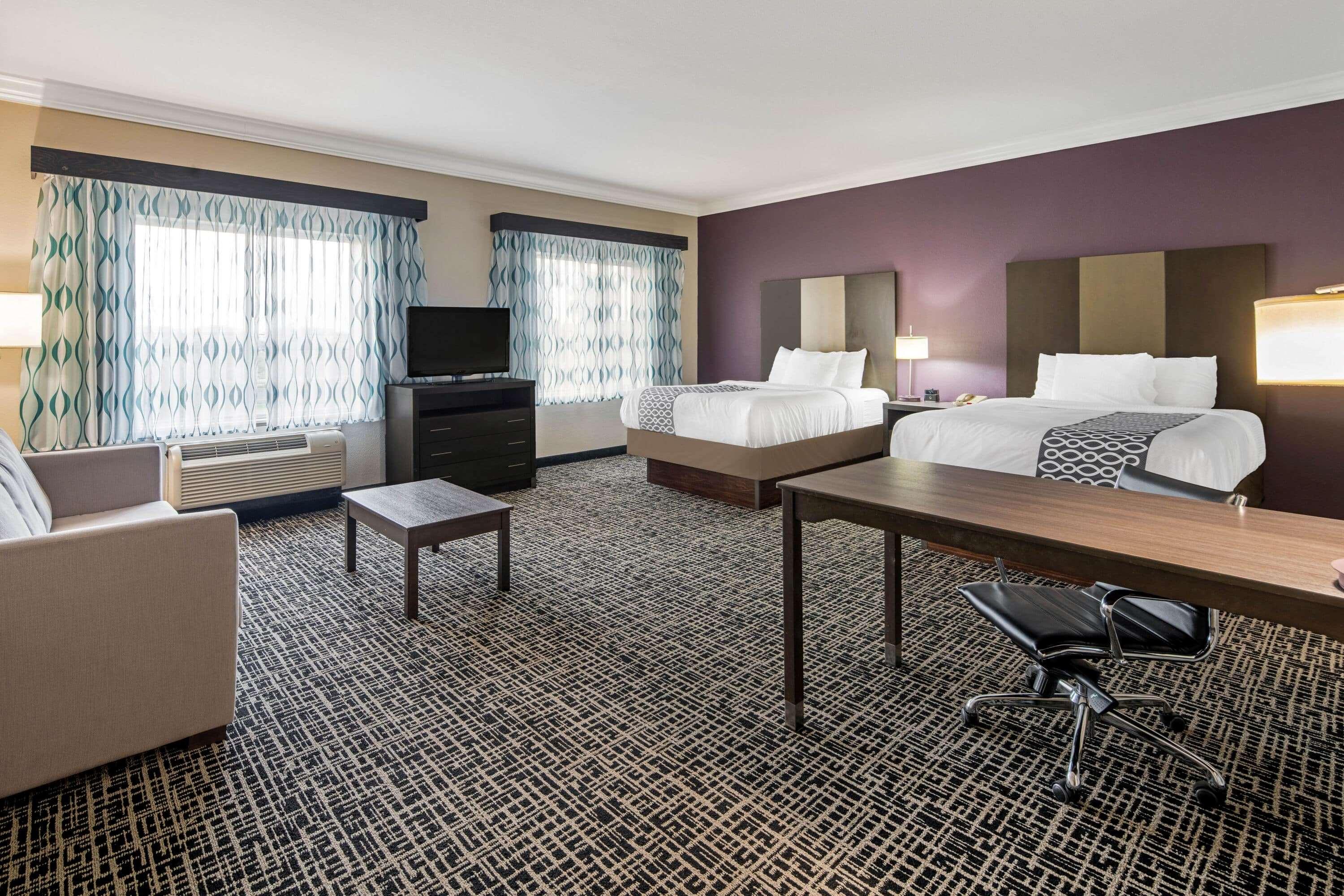 Suite Two Queen Beds Non Smoking