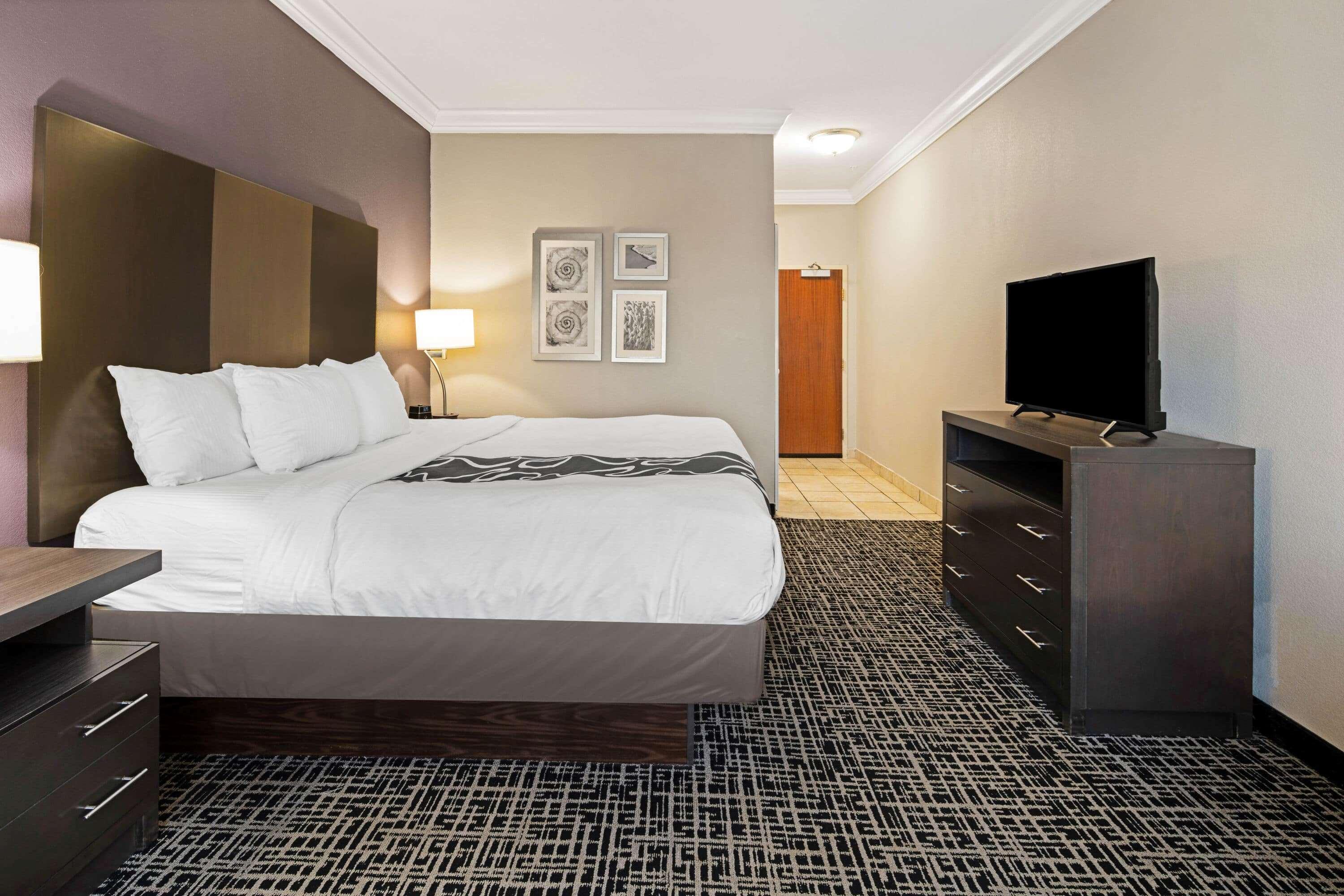 Double King Bed Non Smoking