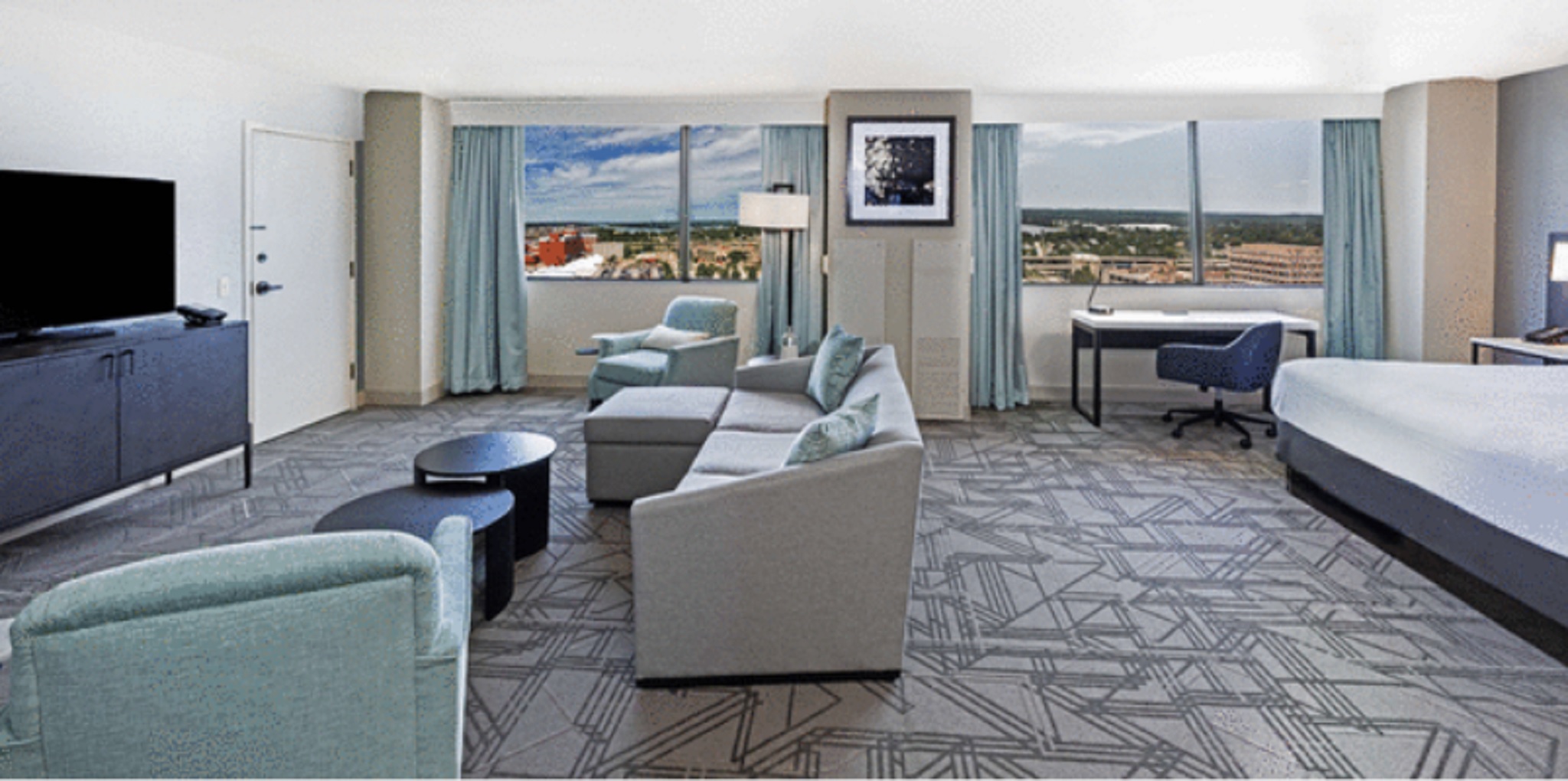 Suite Deluxe King Bed