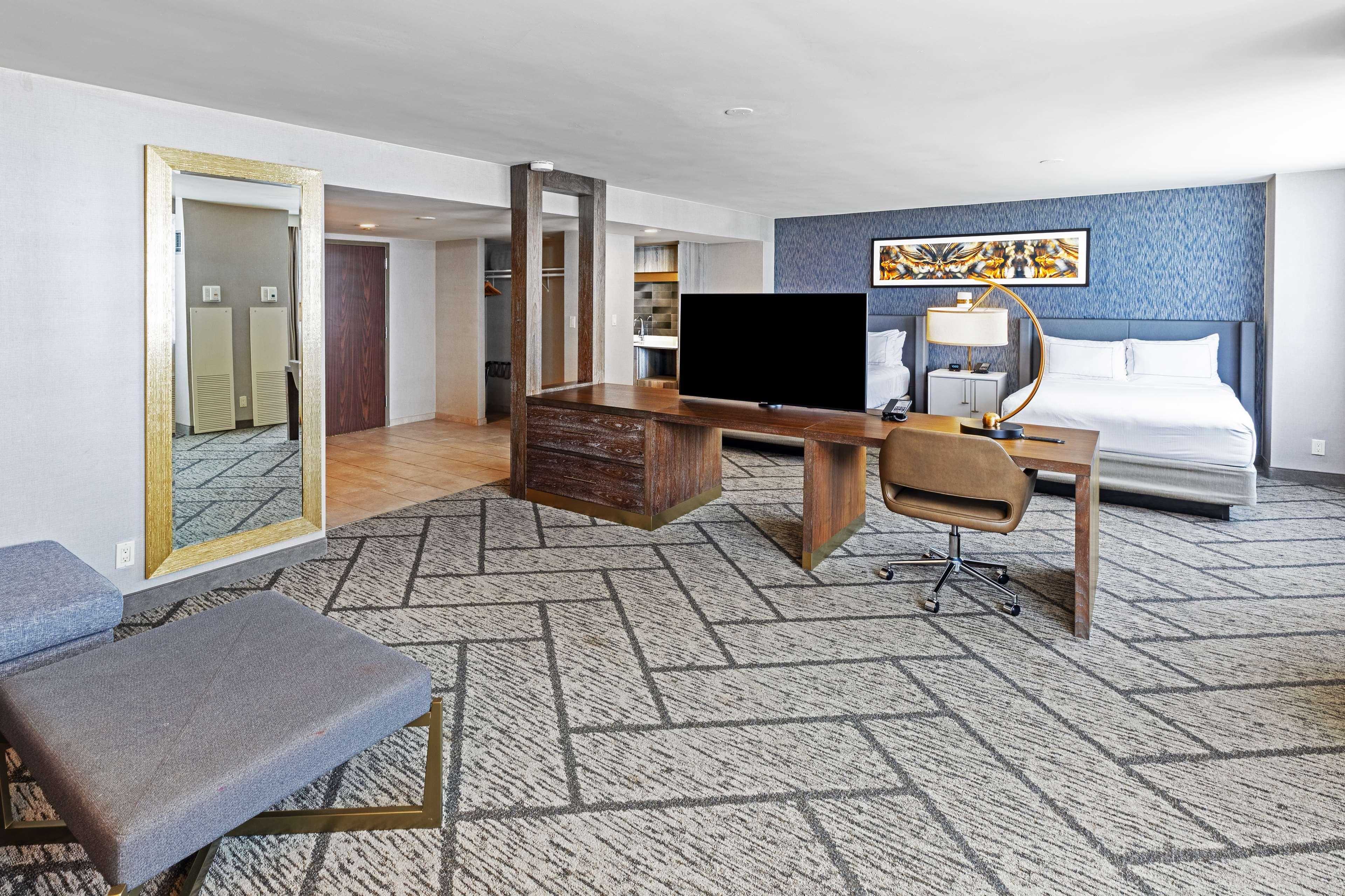 Suite Deluxe Two Double Beds