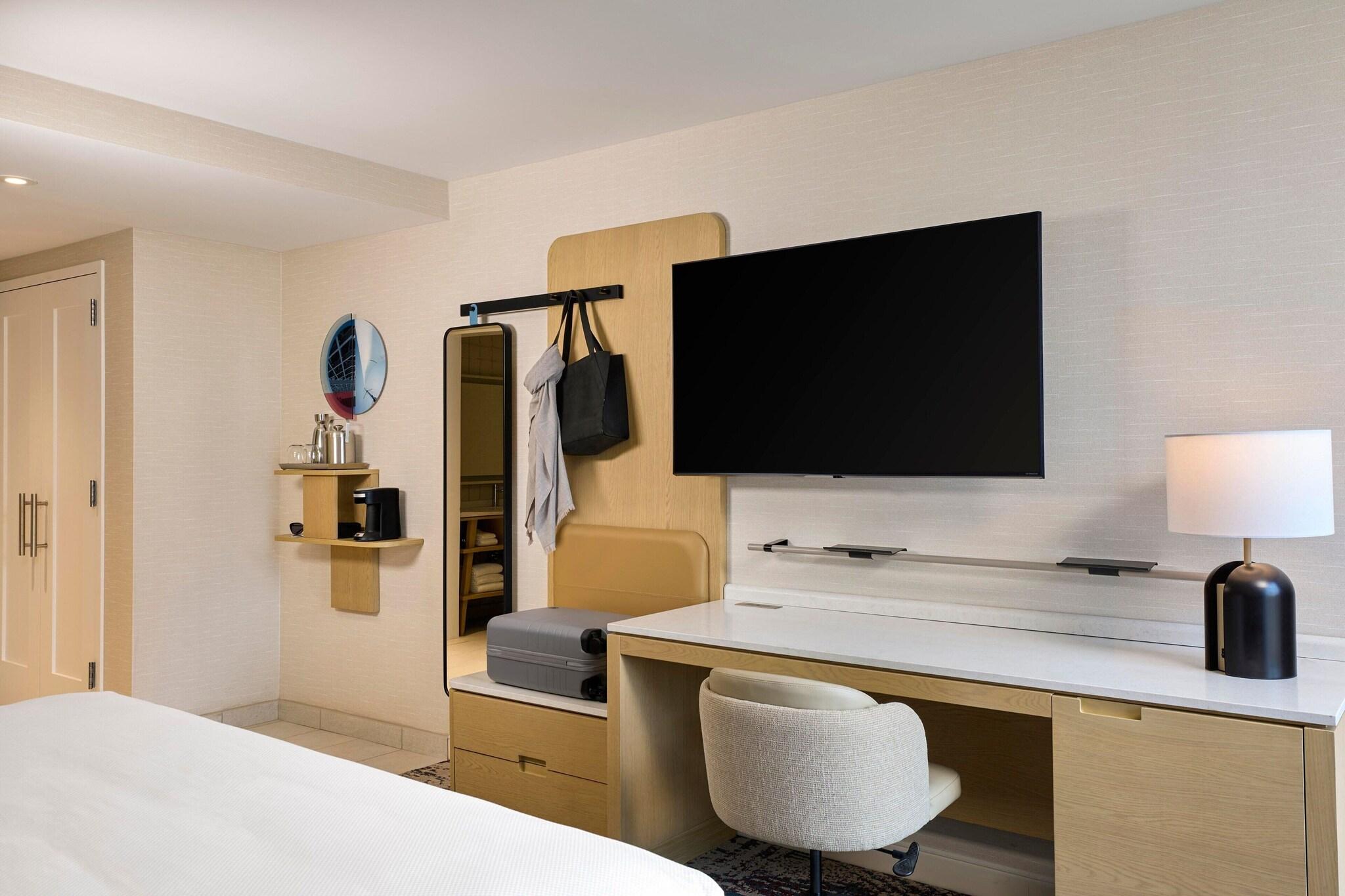 Double Deluxe King Bed