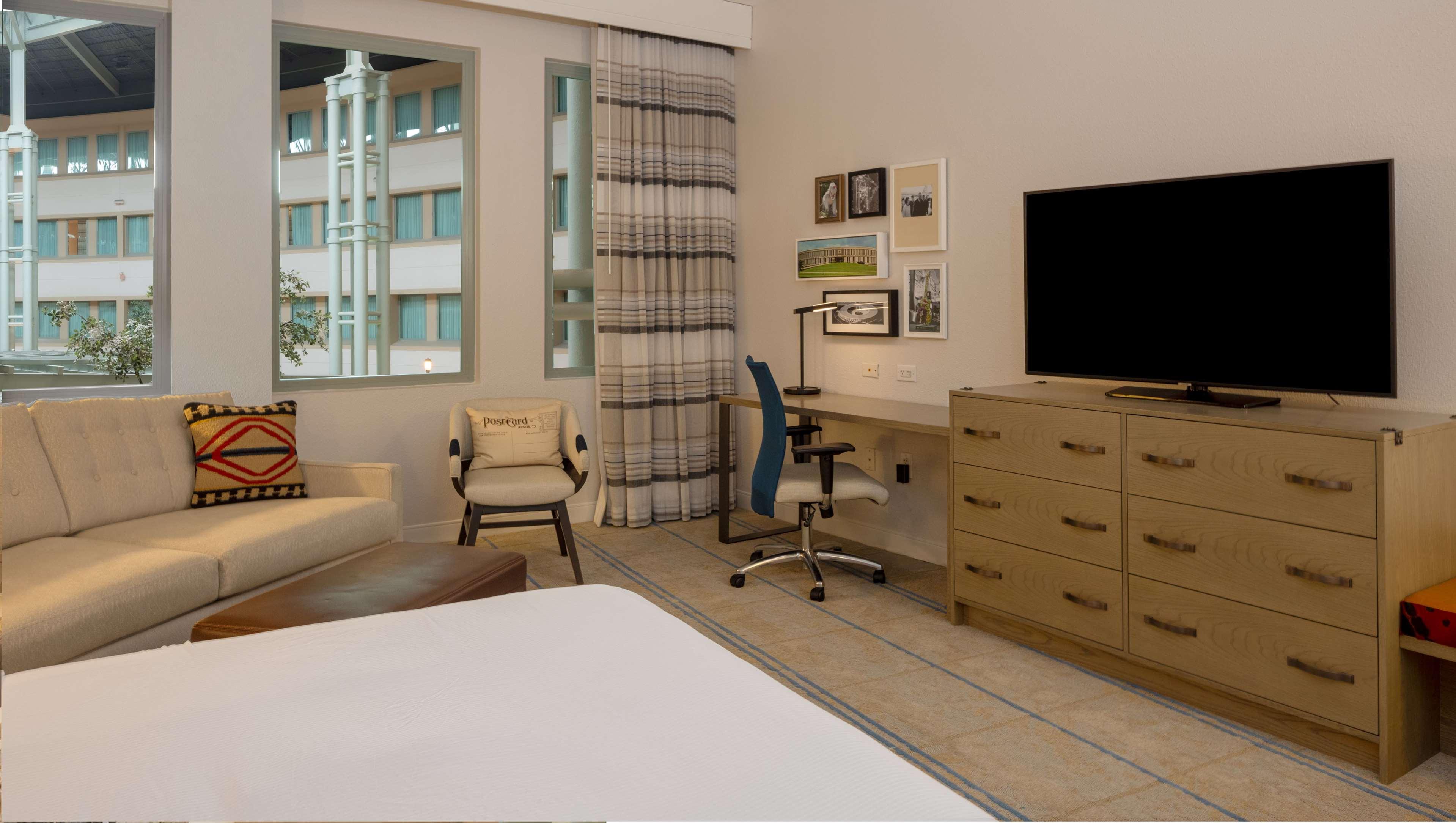 Double Deluxe King Bed