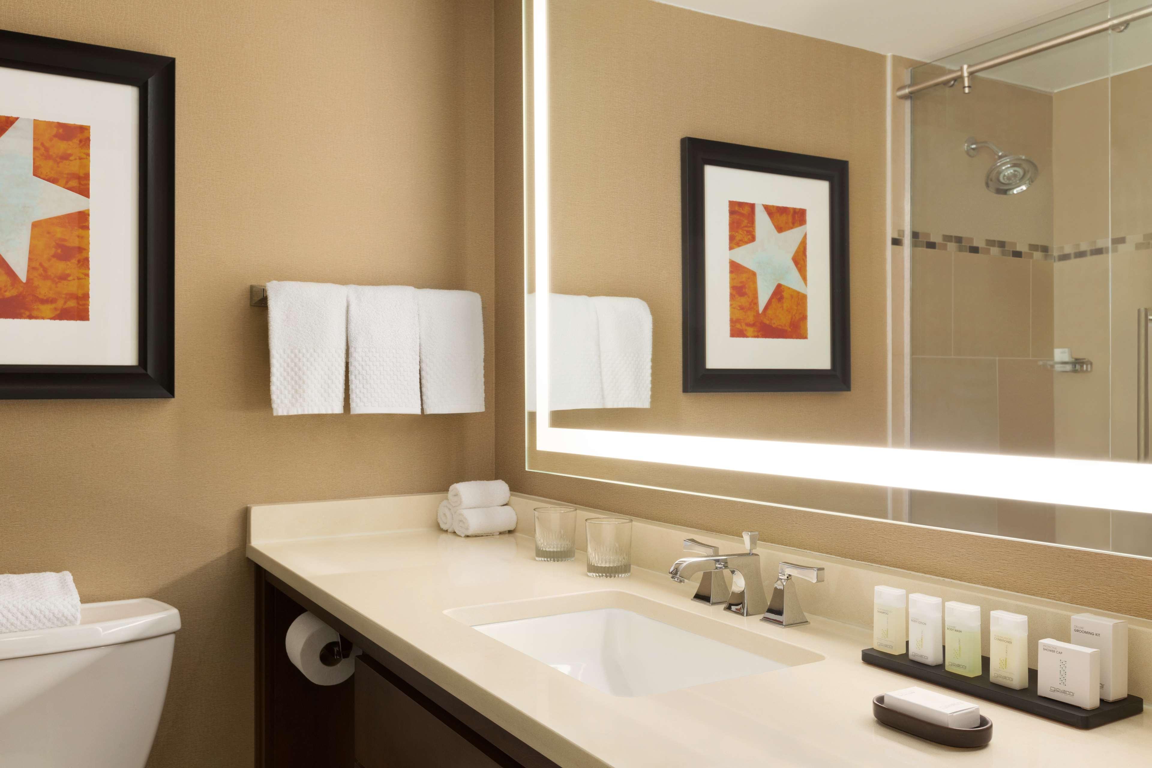 Suite Two Queen Beds One Bedroom