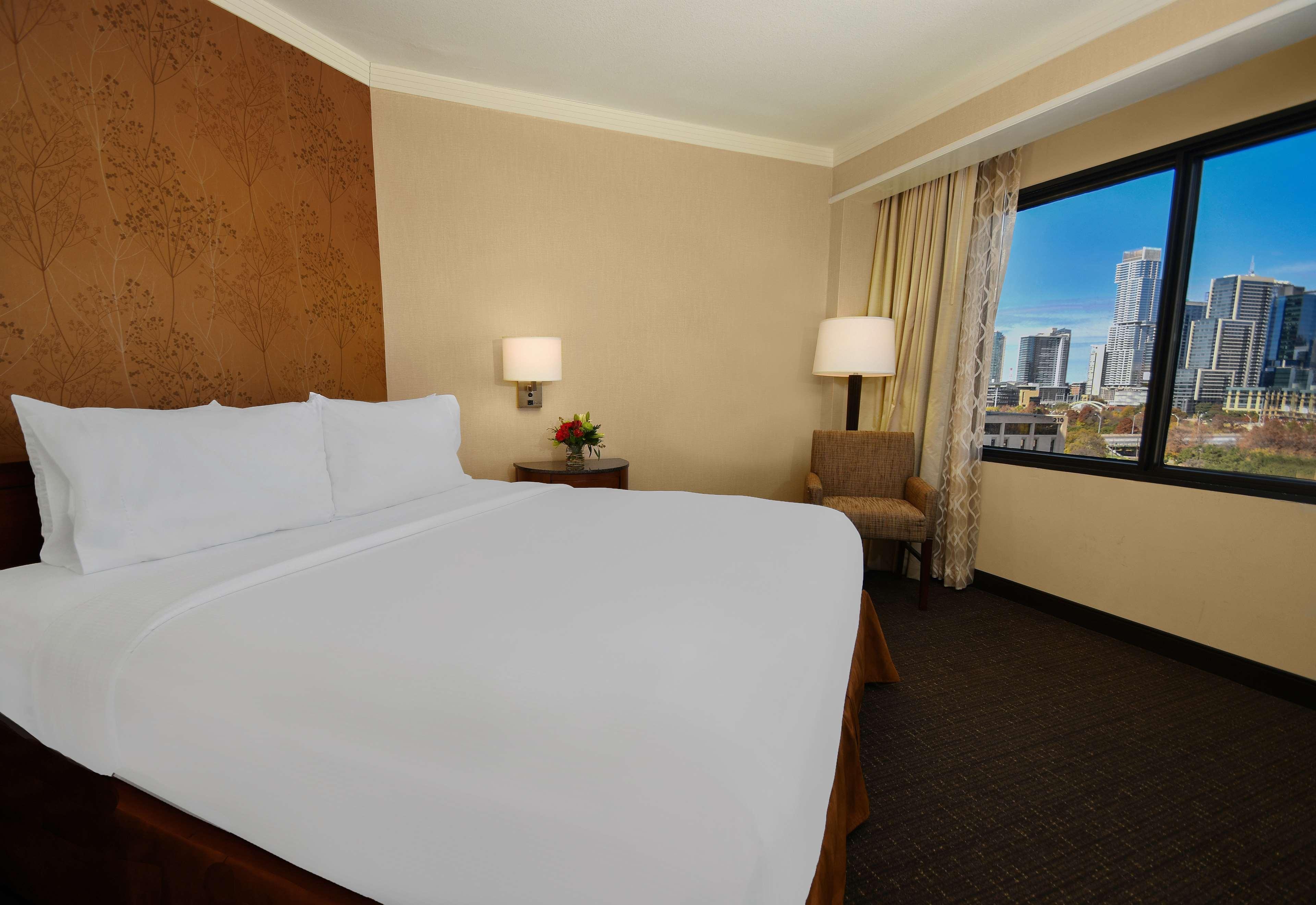 Suite City View King Bed