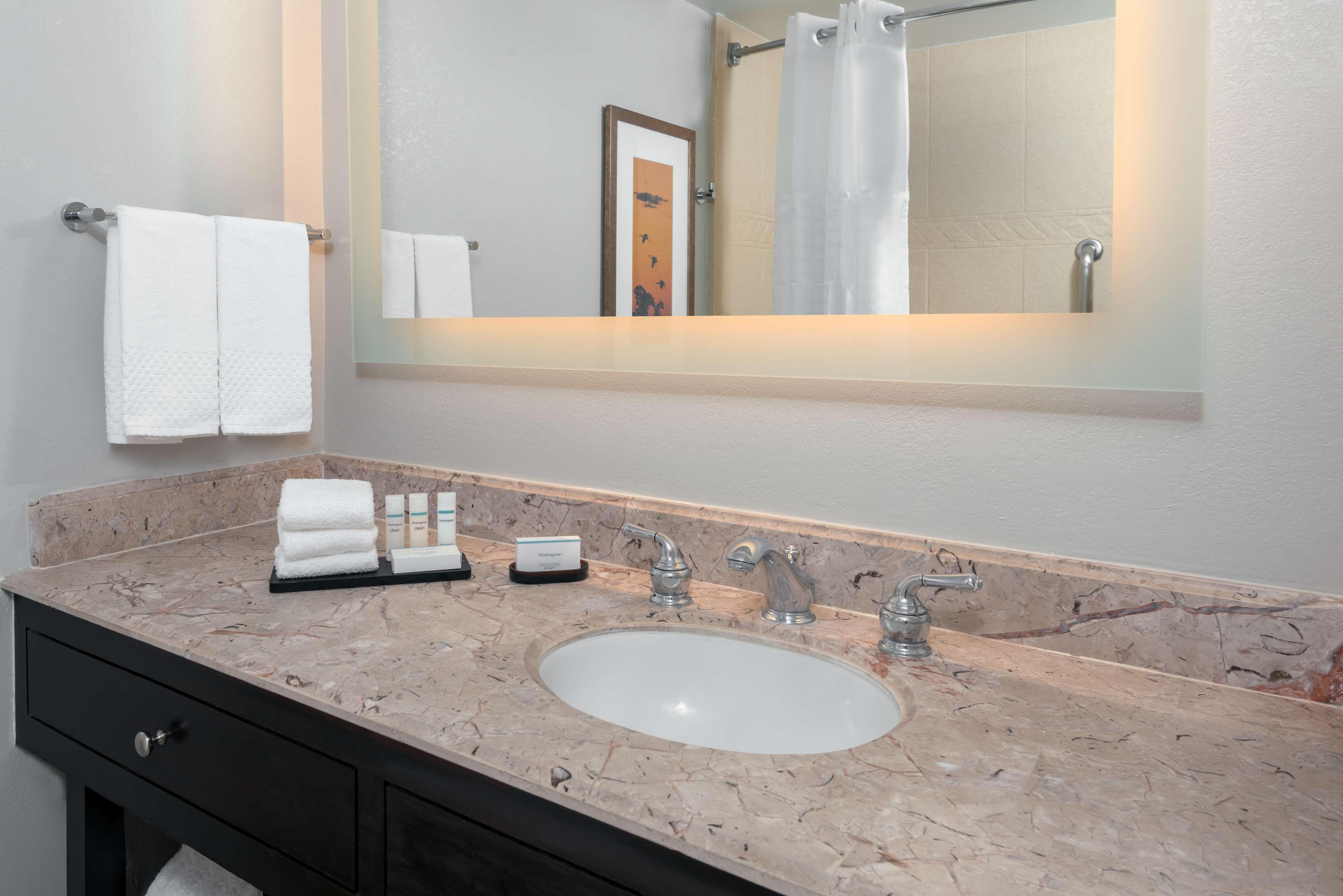 Double King Bed One Bedroom 