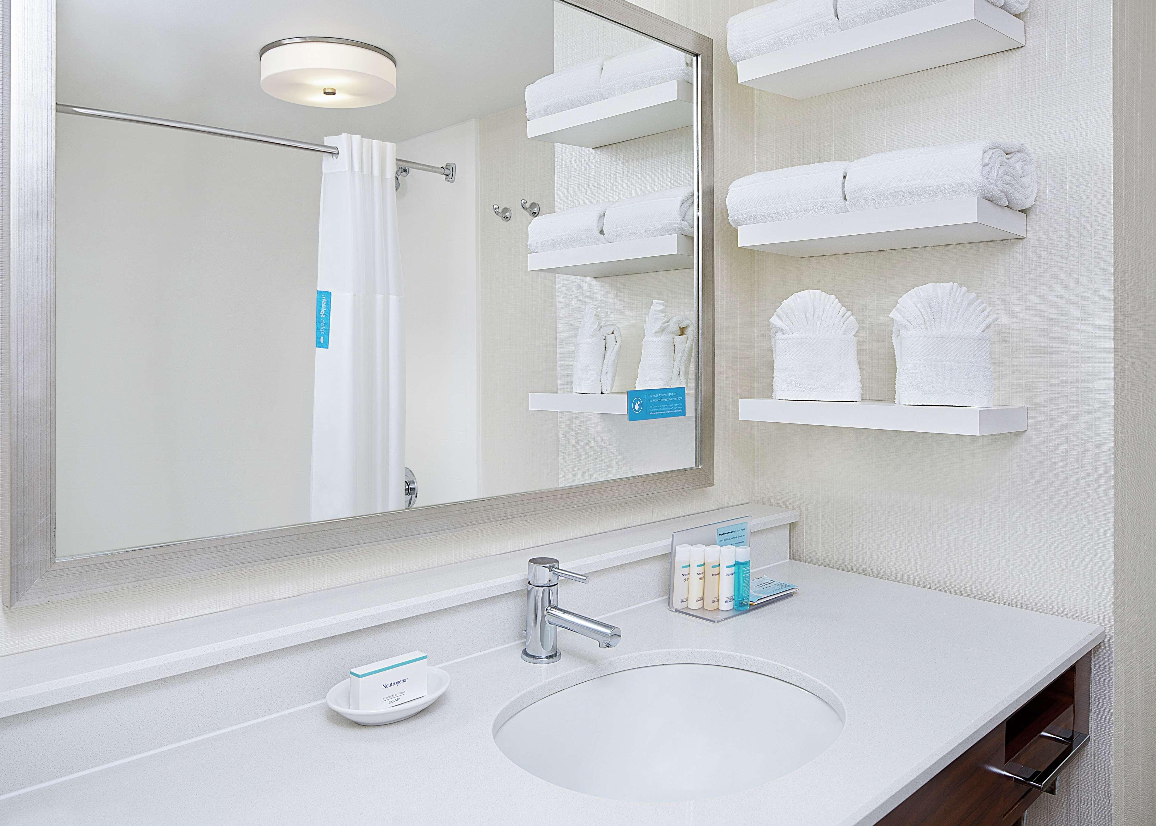 Twin Two Queen Beds Non Smoking