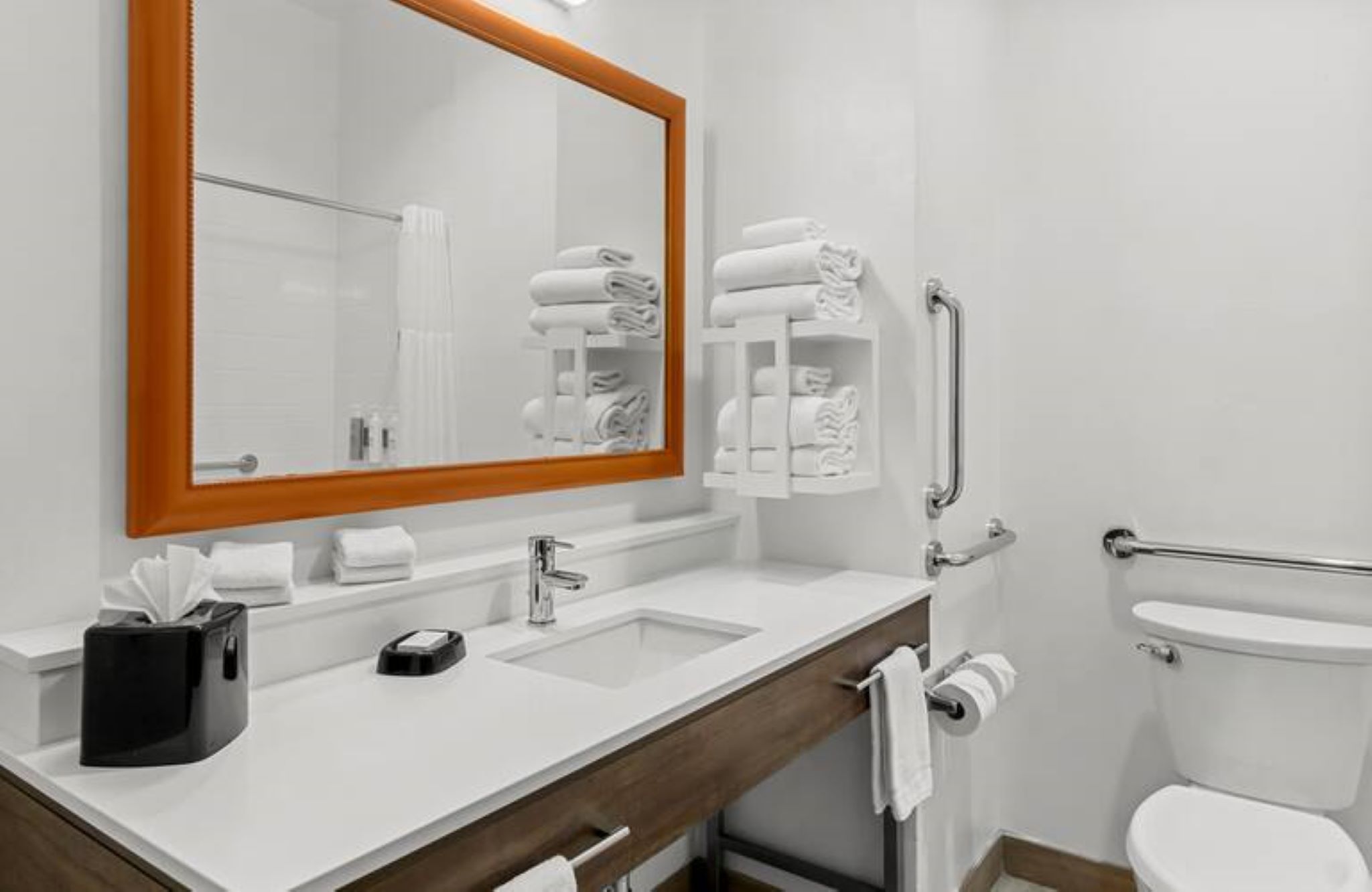 Studio King Size Bed