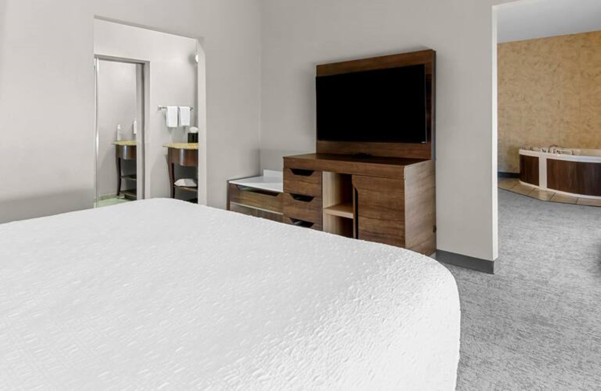 Double King Bed Non Smoking