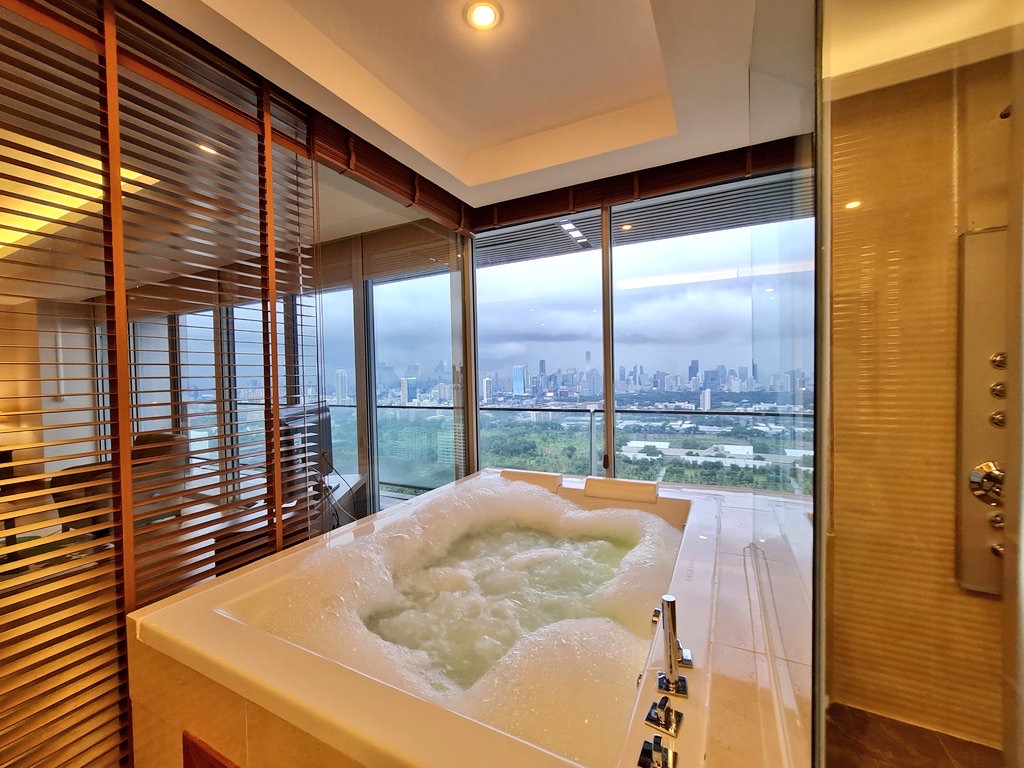 Suite with Jacuzzi