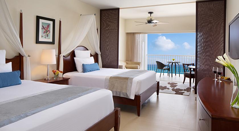 Junior Suite Ocean Front Two Double Beds