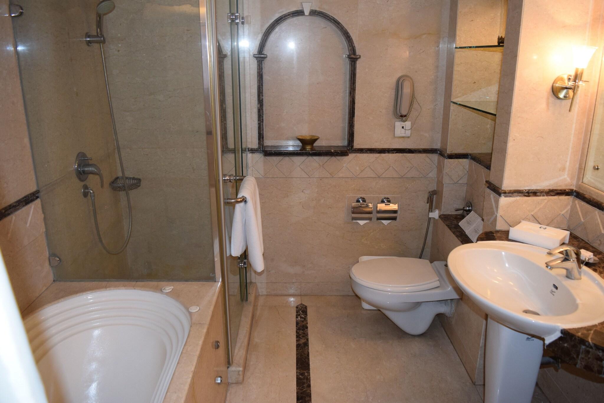 Double Club Queen Bed