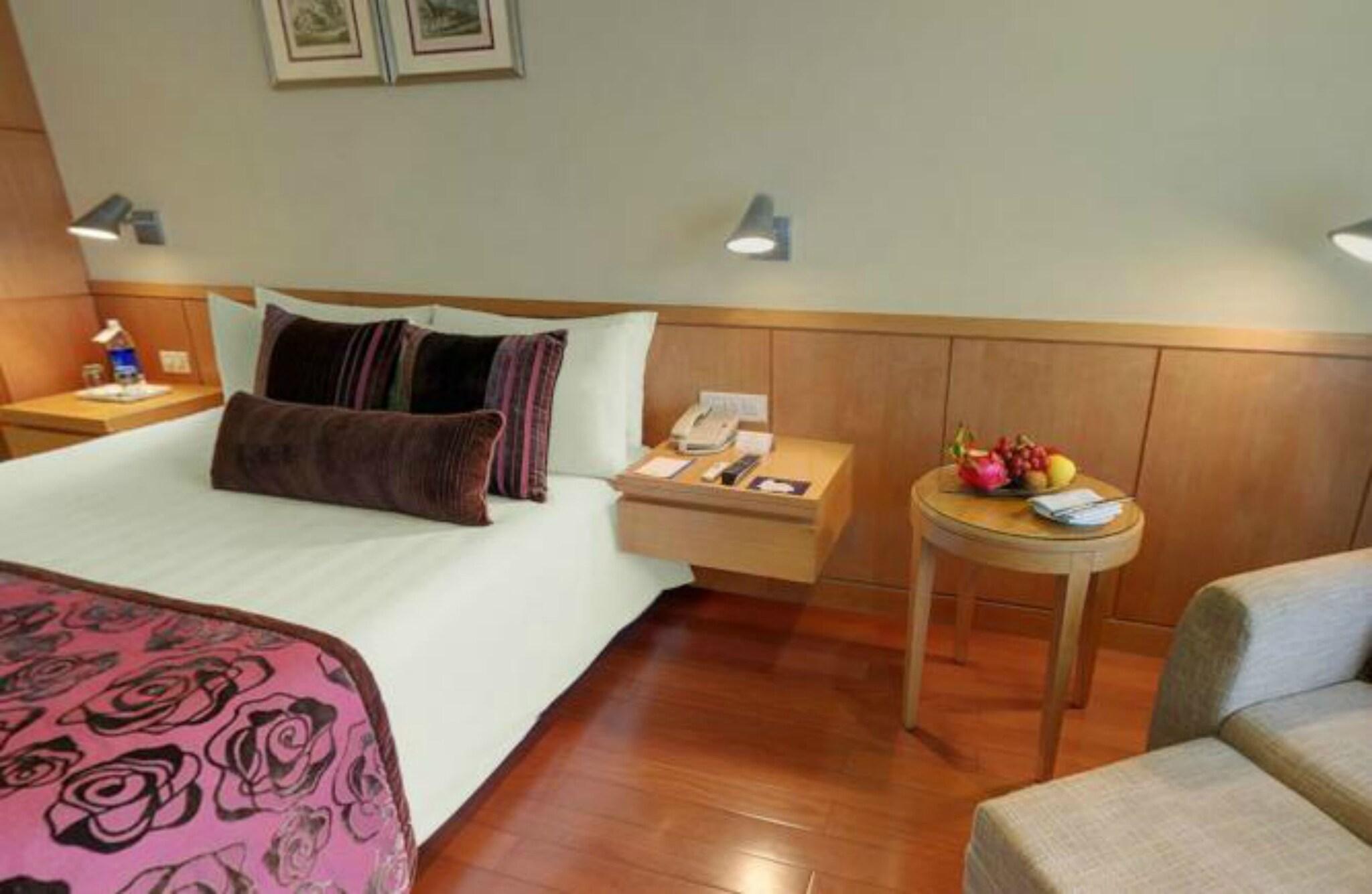 Double Club Queen Bed