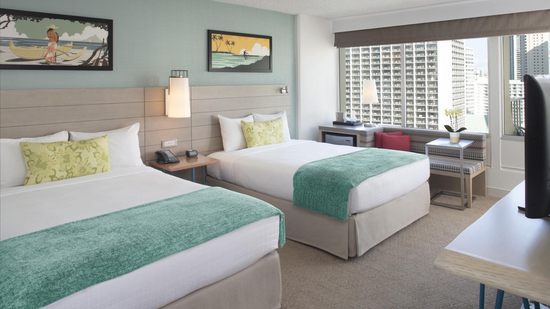 Double City View Queen Bed