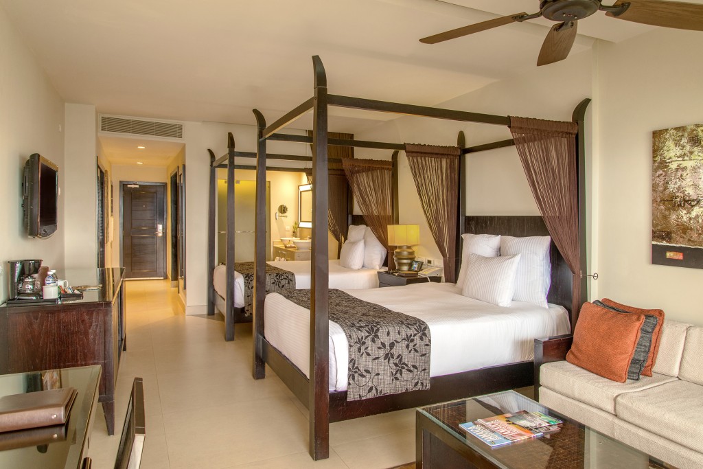 Junior Suite Ocean Front Two Double Beds