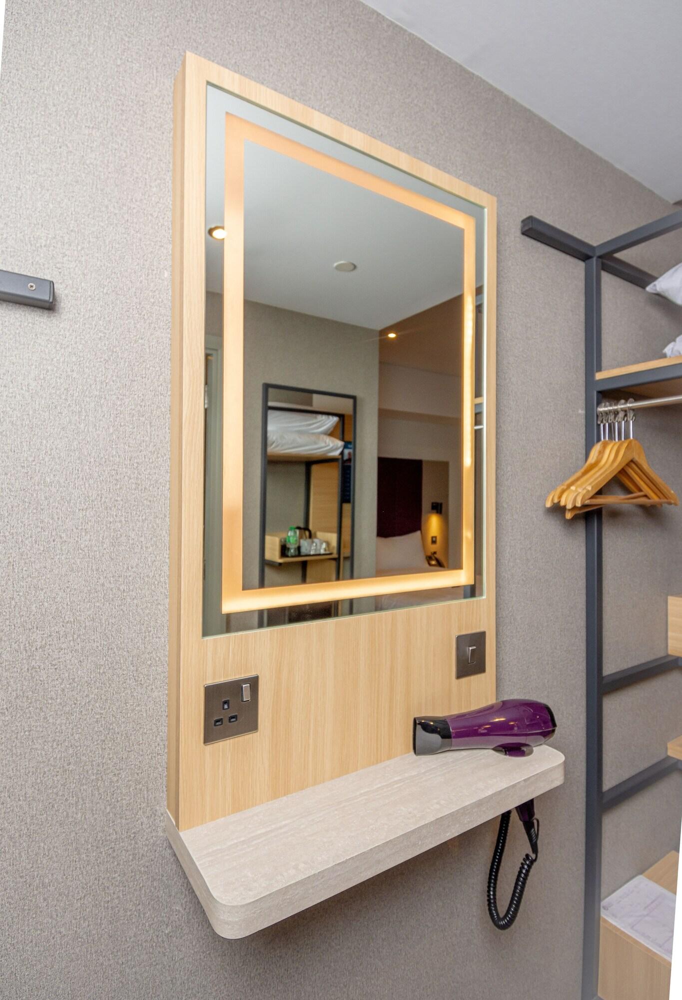 Double Queen Bed Non Smoking