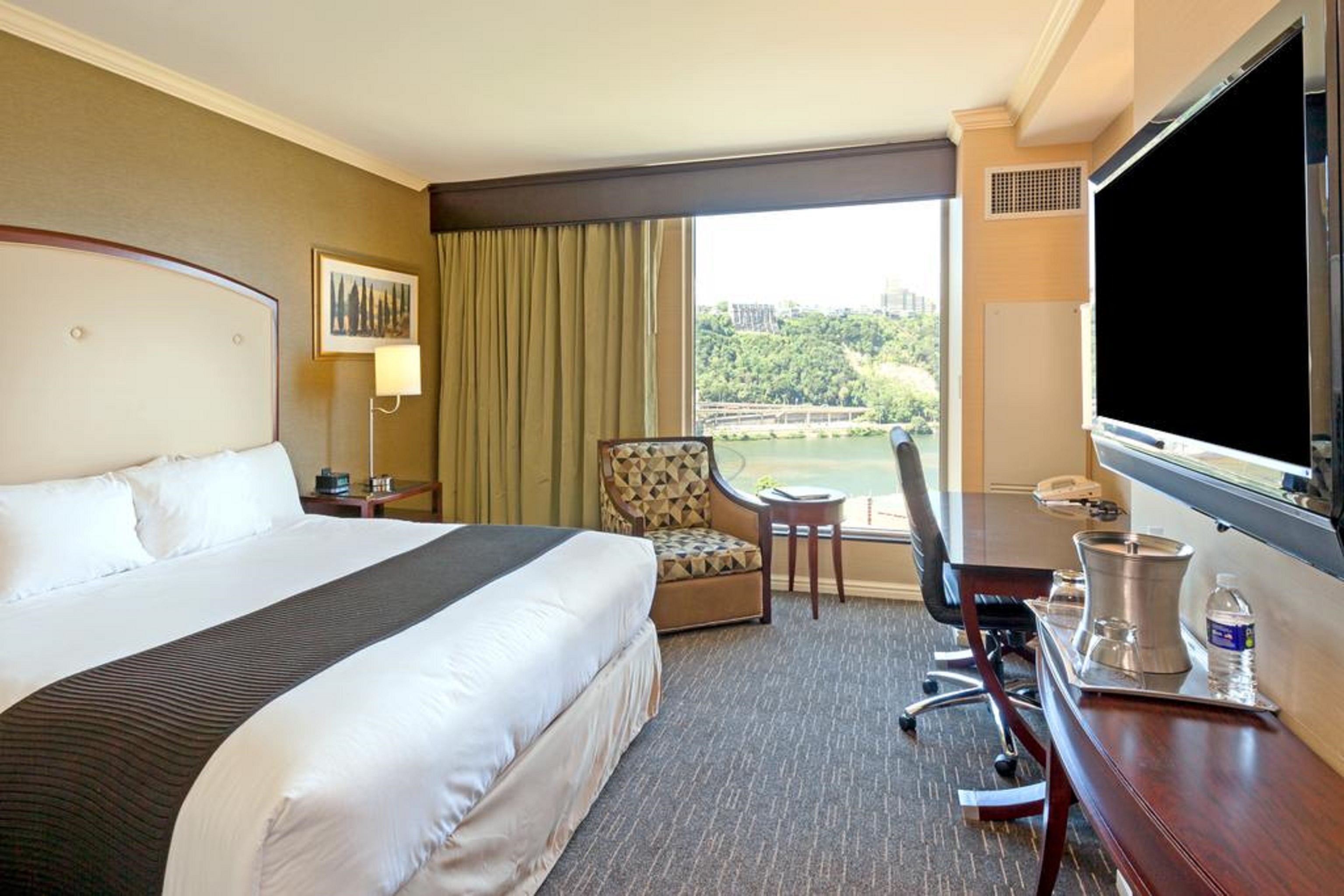 Junior Suite King Size Bed