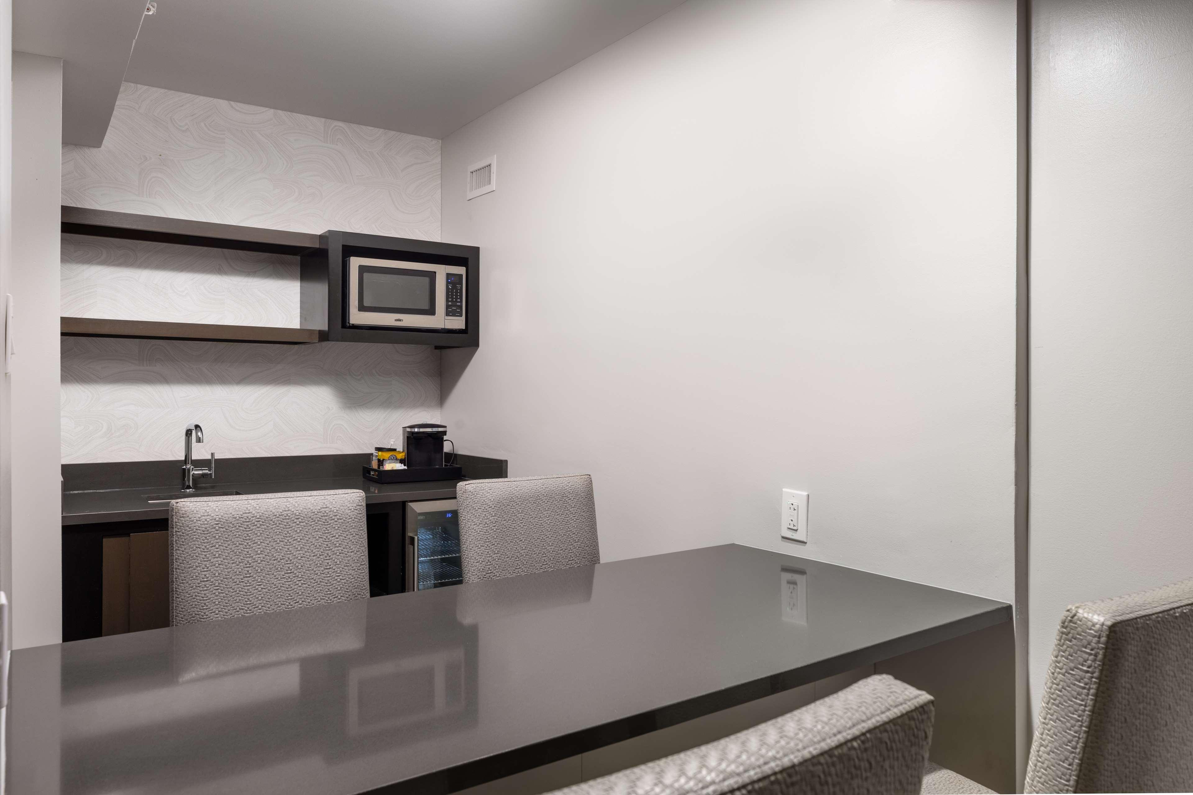 Suite King Bed One Bedroom 