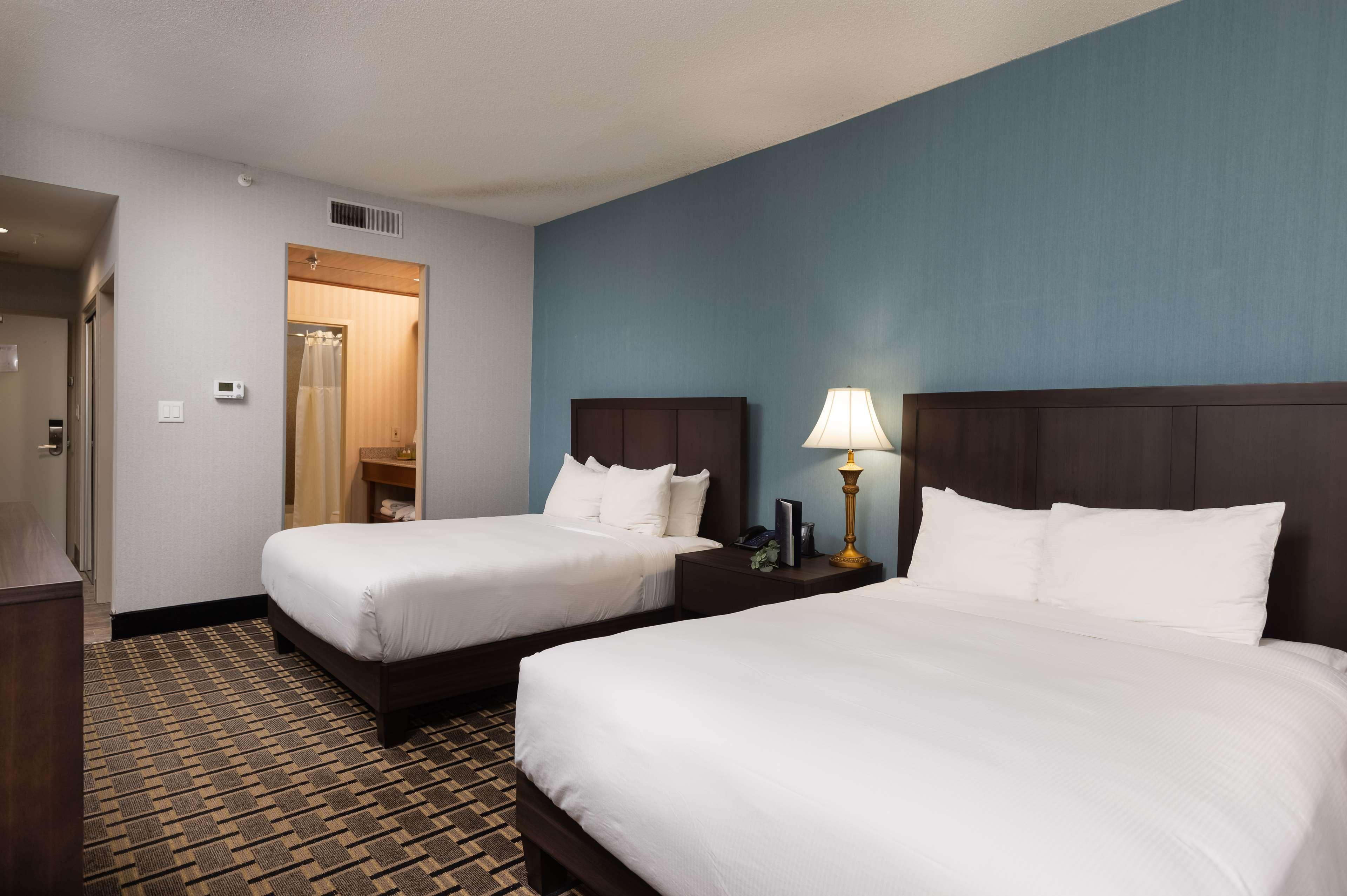 Double Two Queen Beds Non Smoking