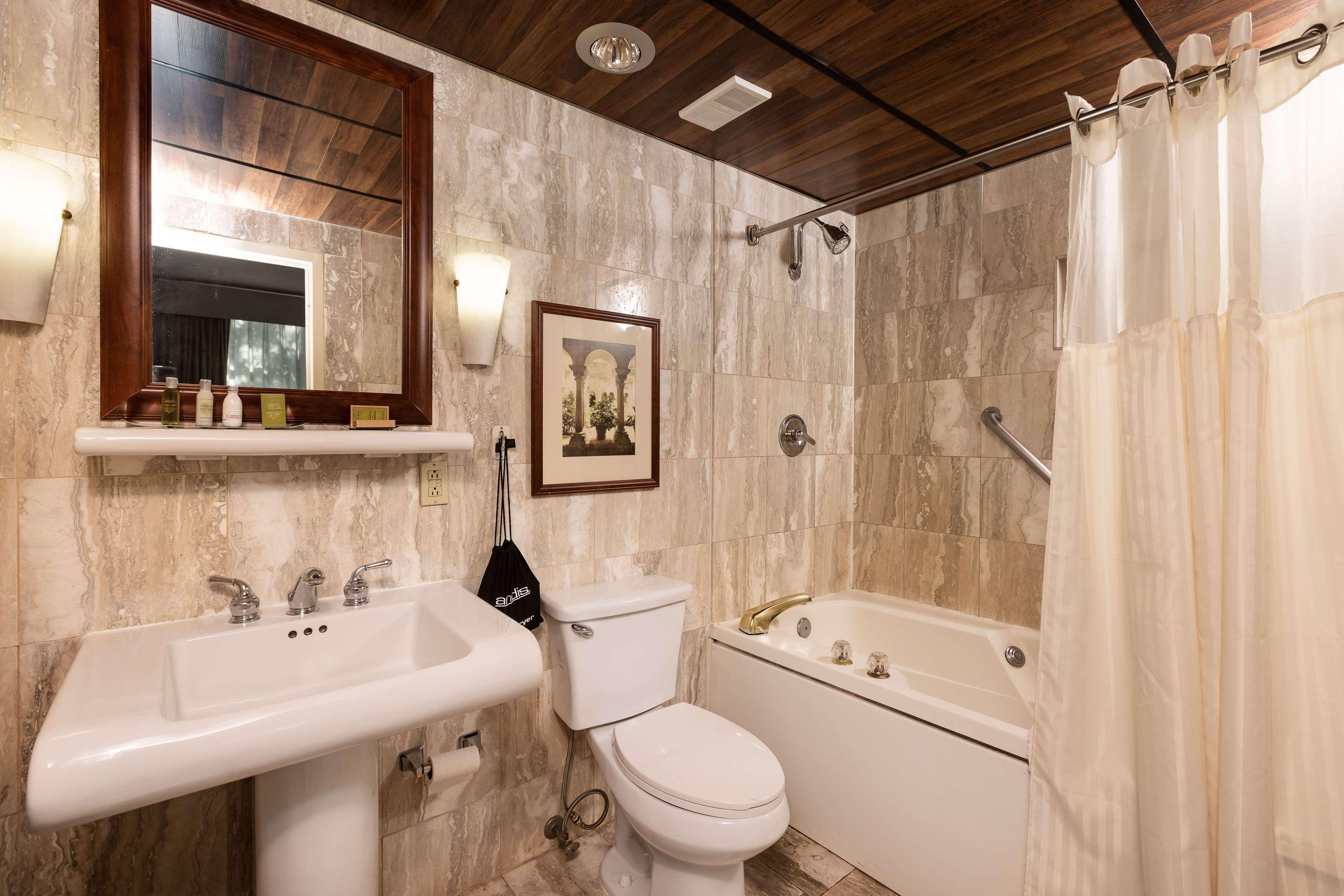 Suite Queen Size Bed