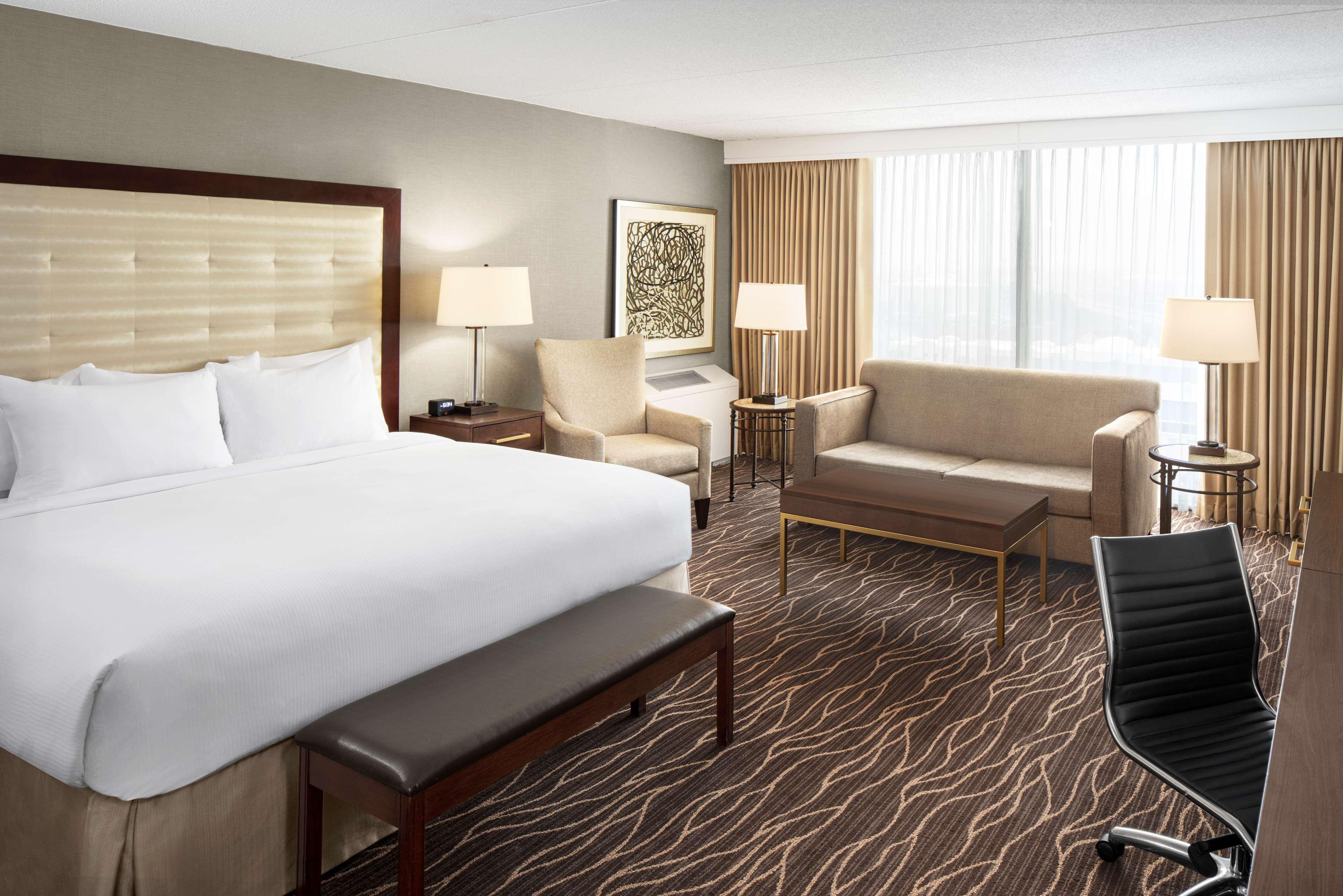 Double Deluxe King Bed