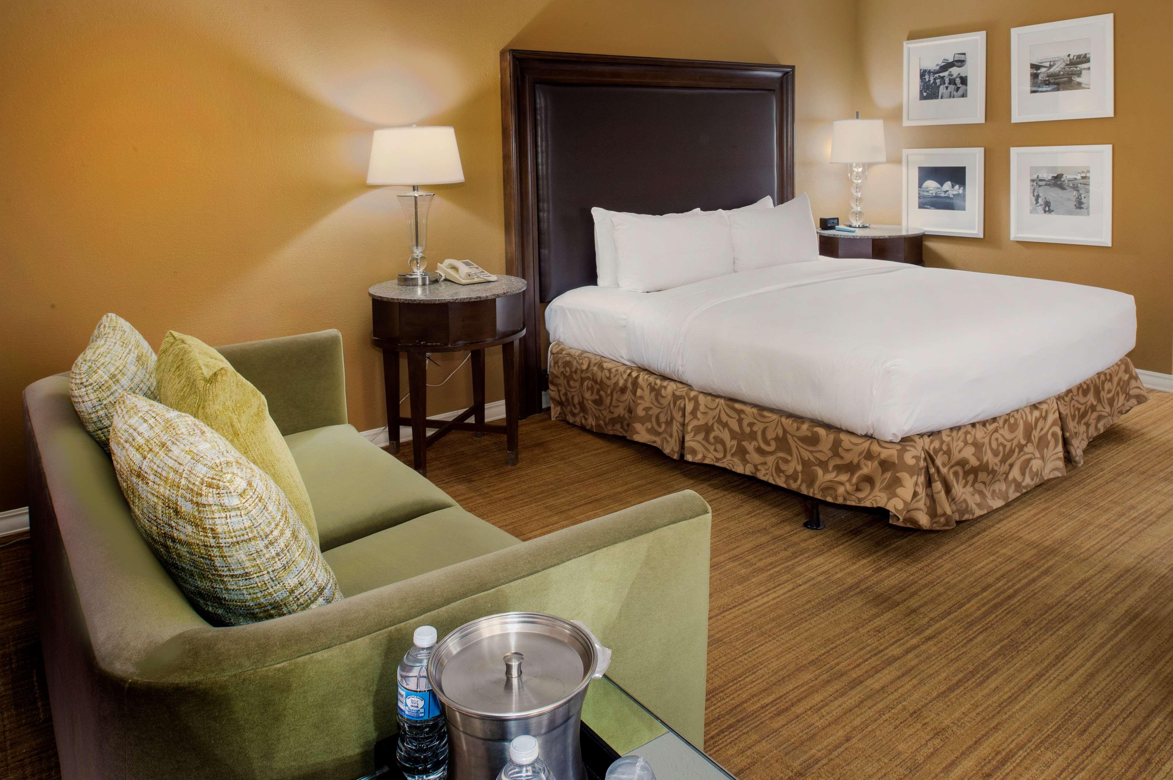 Double Deluxe King Bed