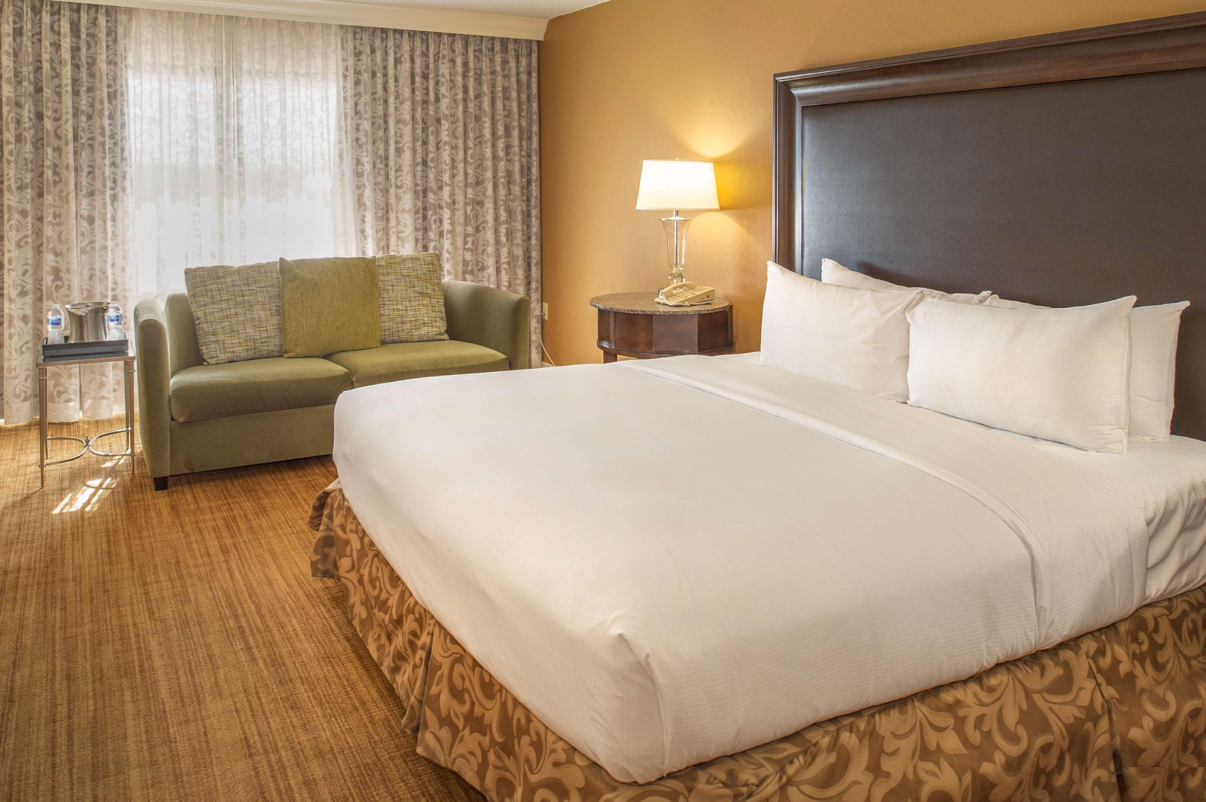 Double Deluxe King Bed