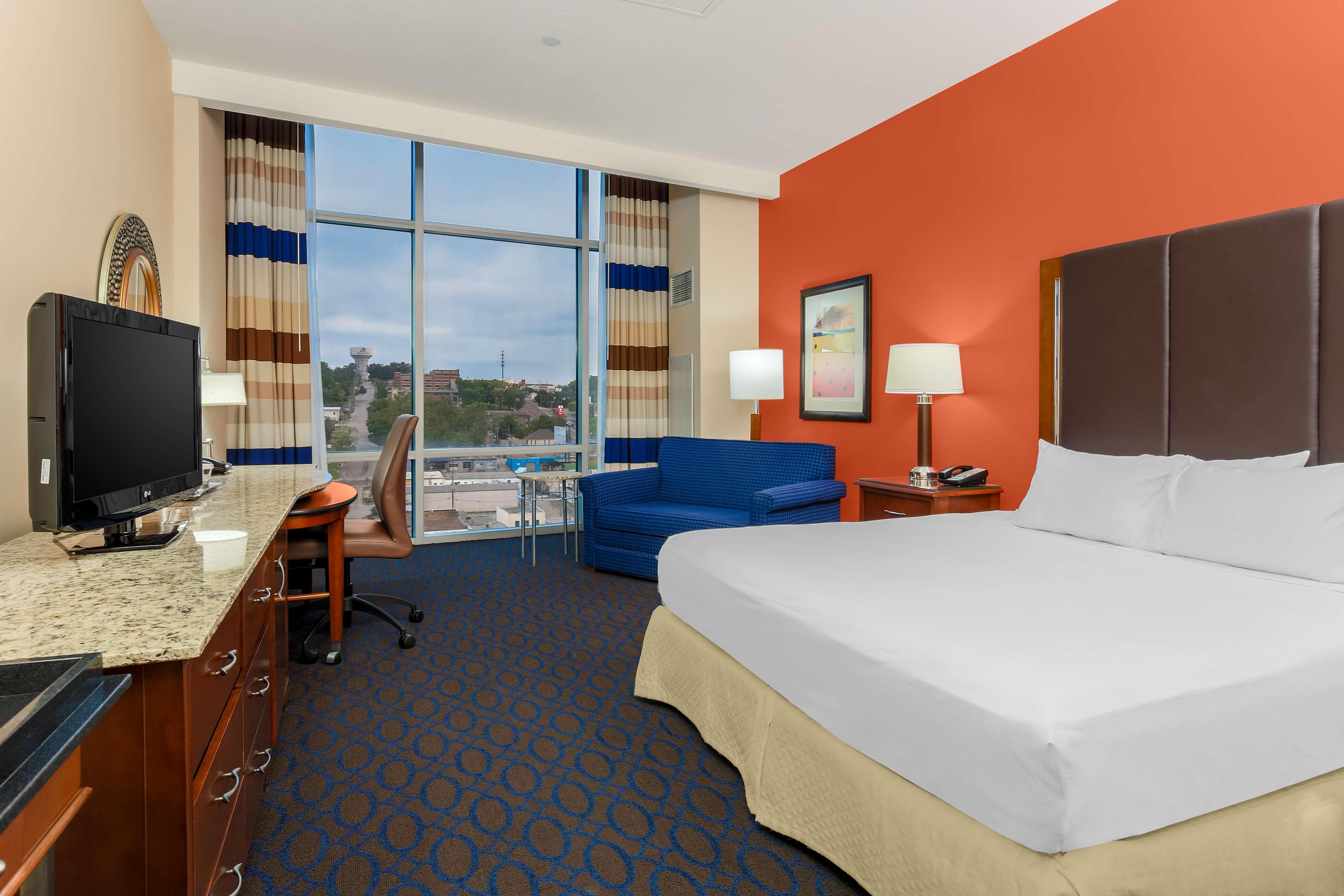 Double Deluxe King Bed