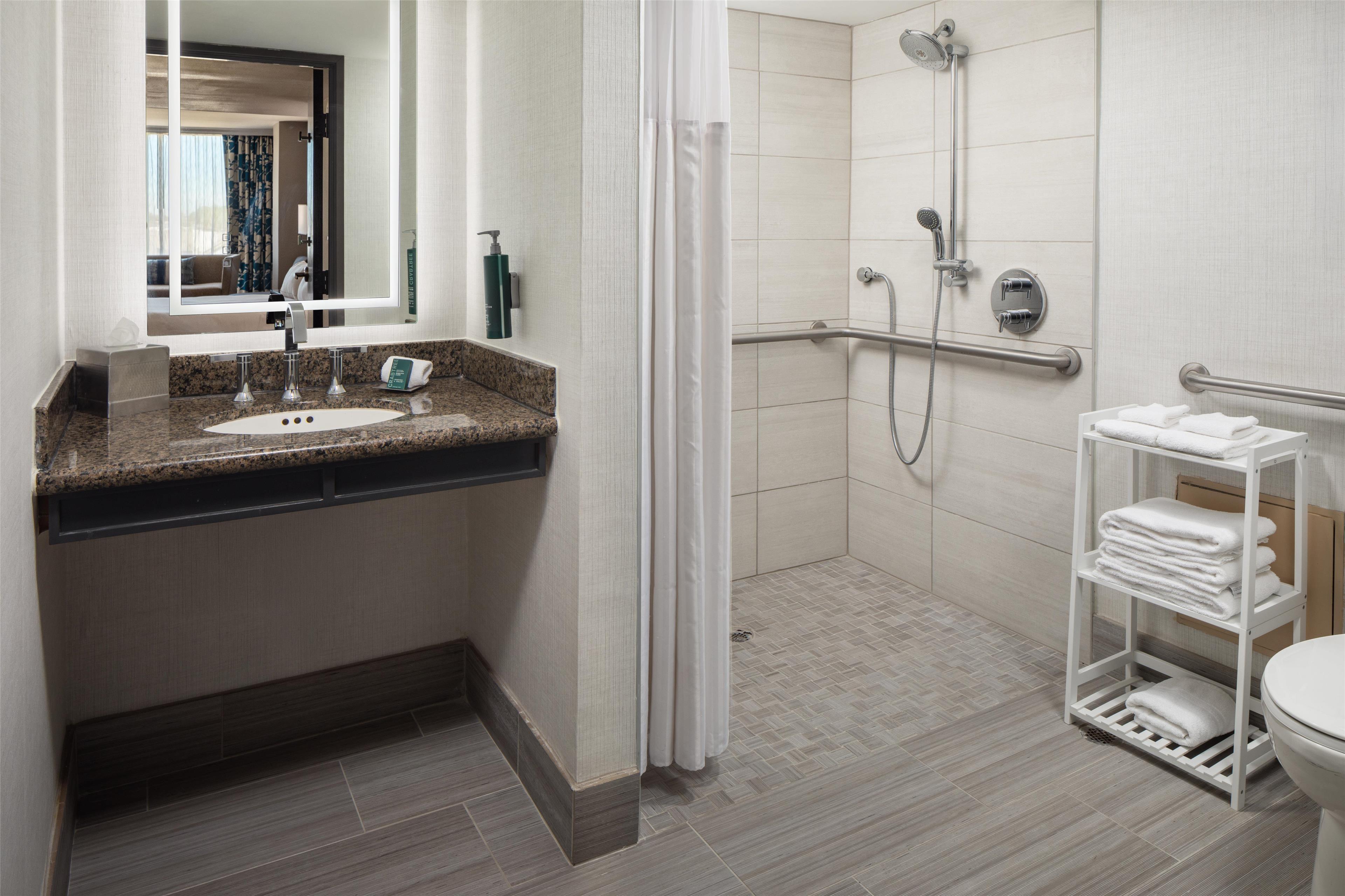 Double Deluxe Pool View