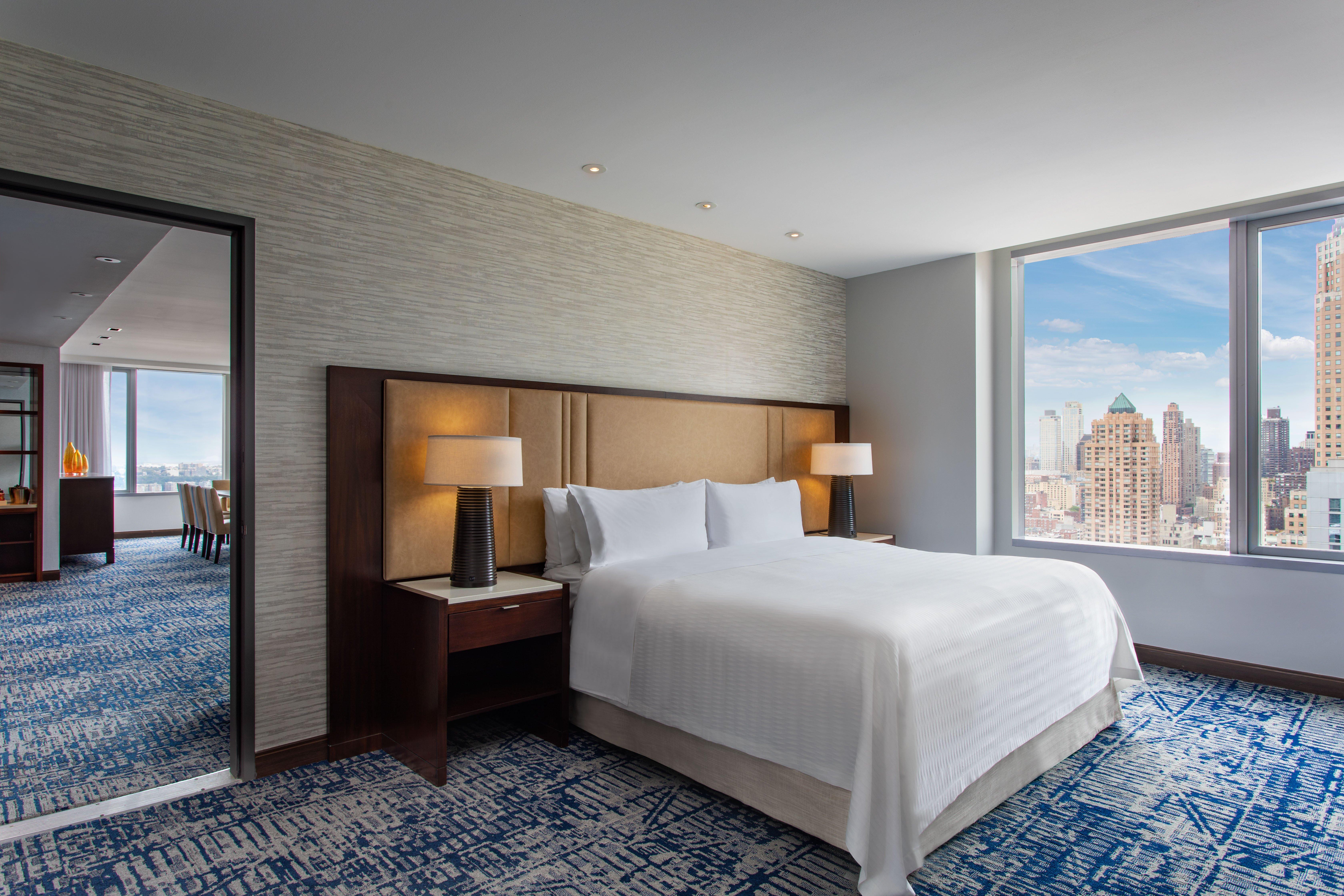 Suite King Size Bed