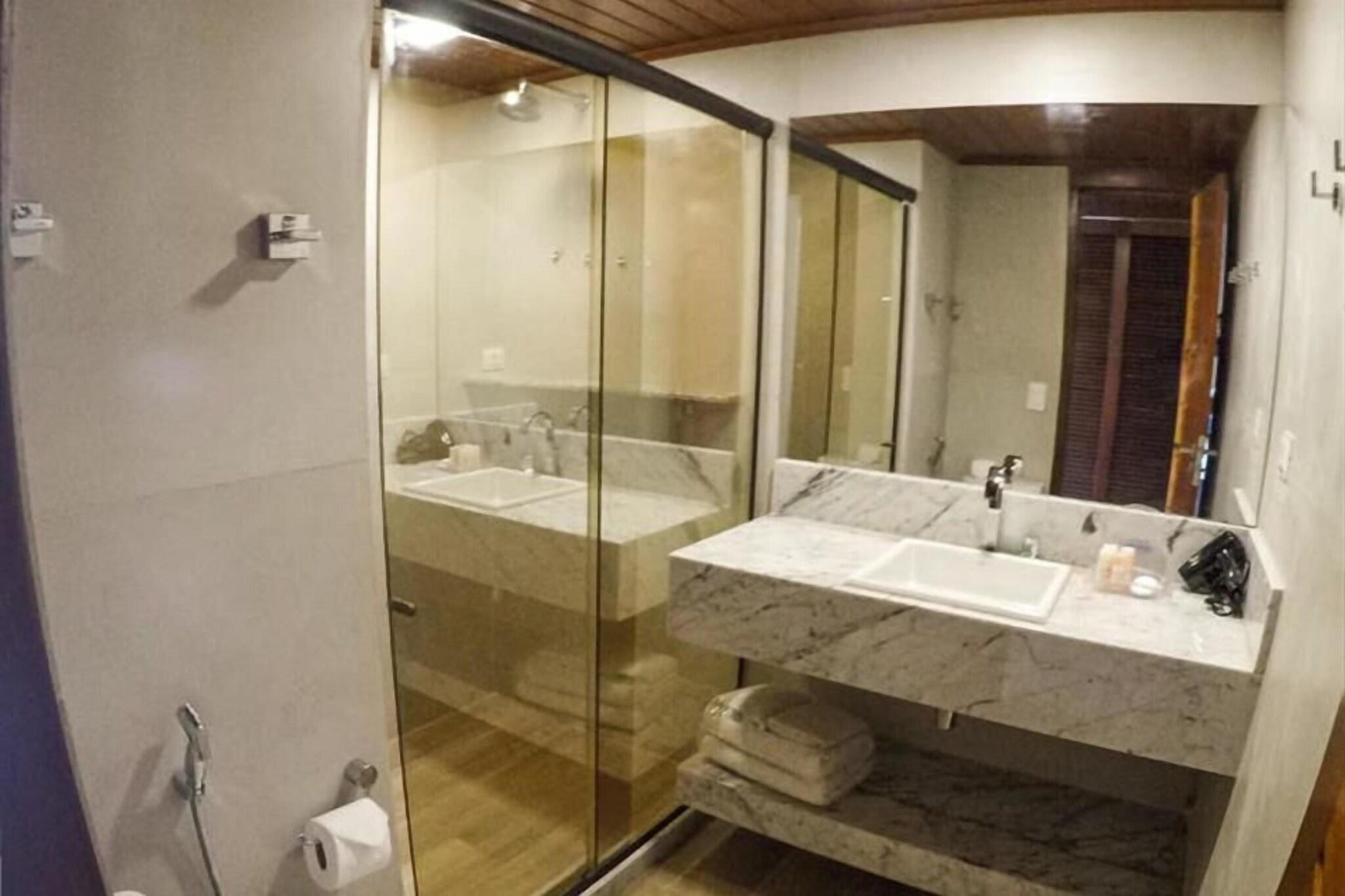 Double Deluxe King Bed