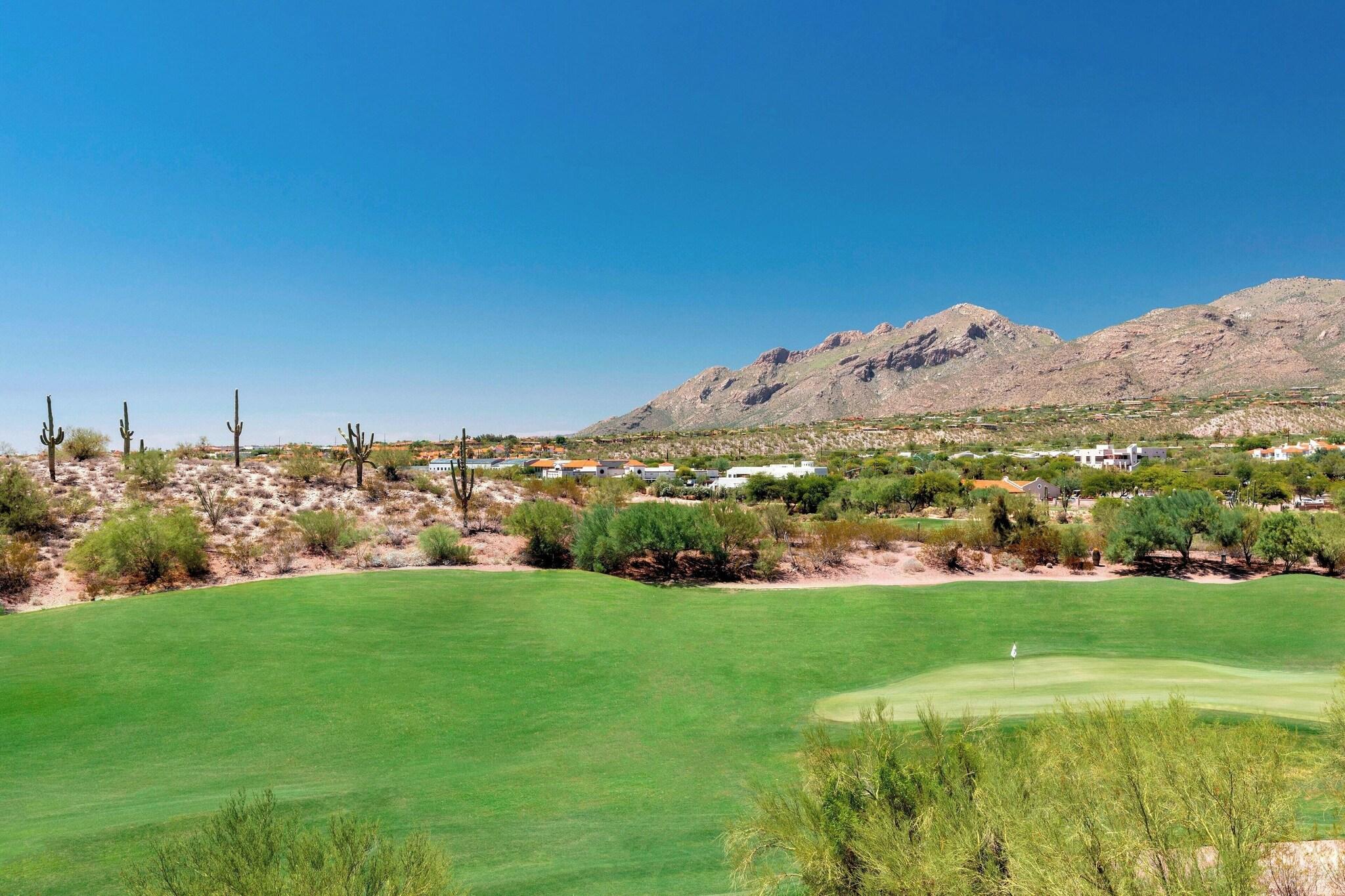 Double Deluxe Golf View