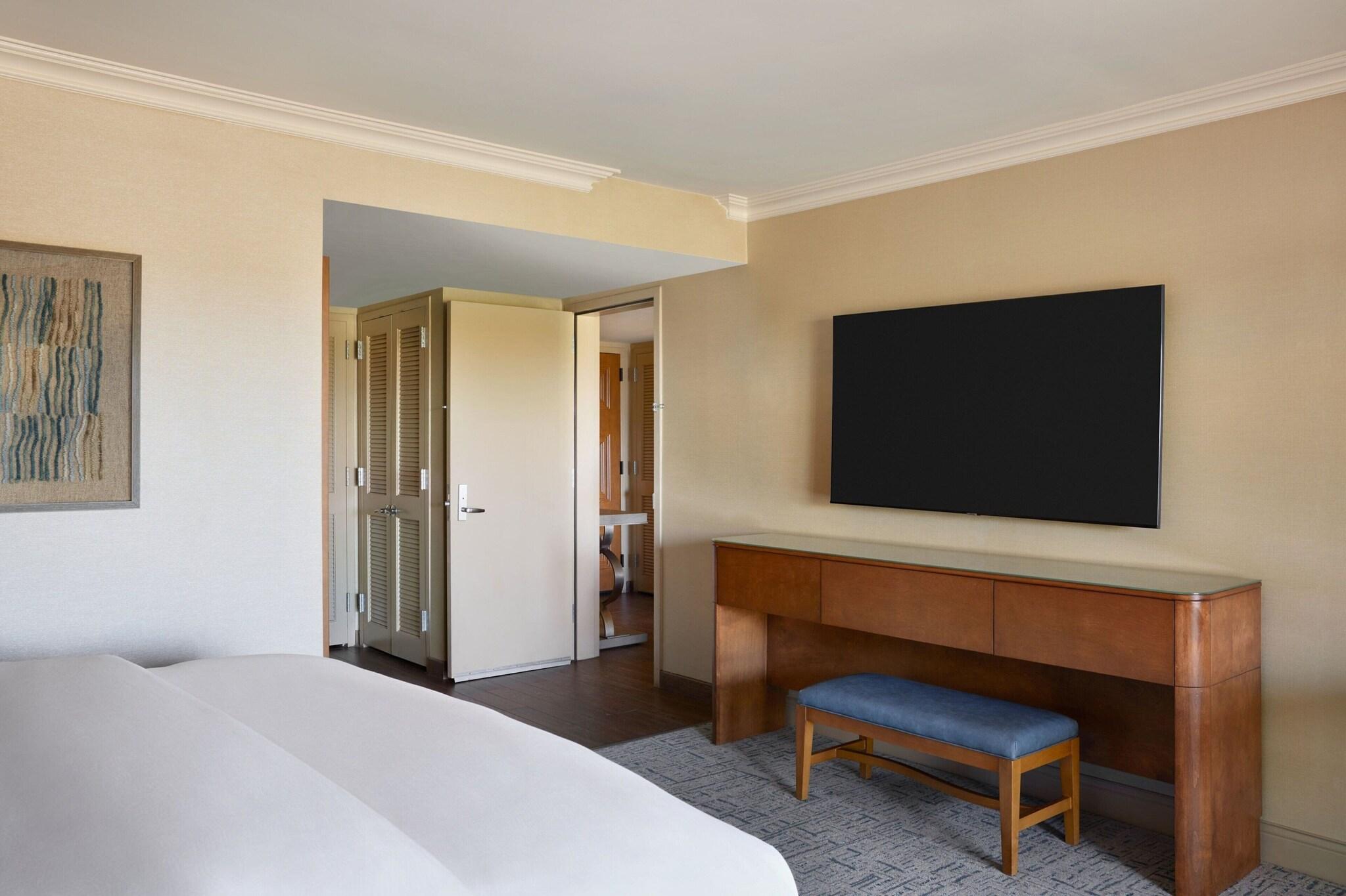Suite King Size Bed