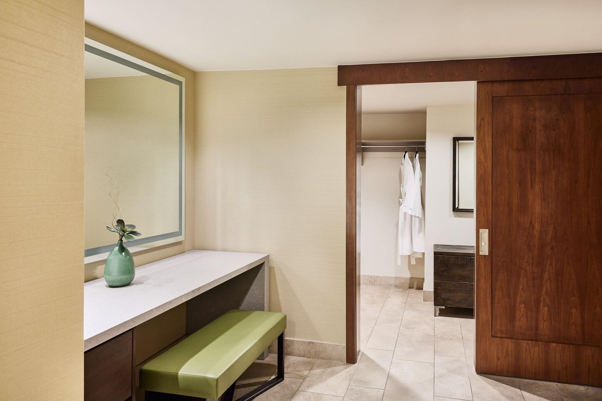 Suite King Size Bed
