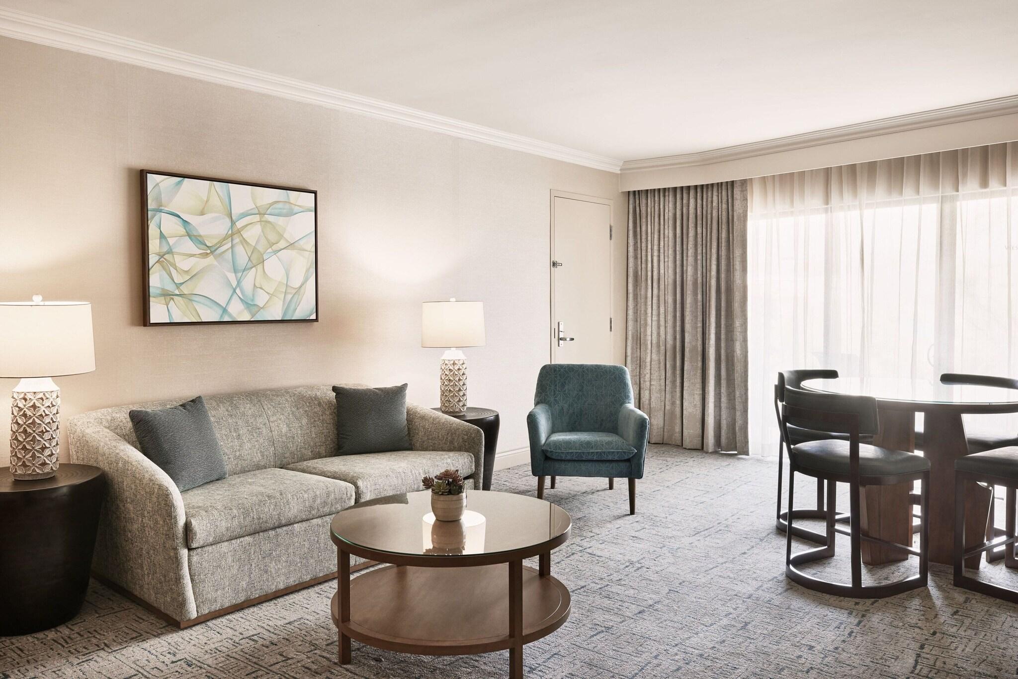 Suite King Size Bed