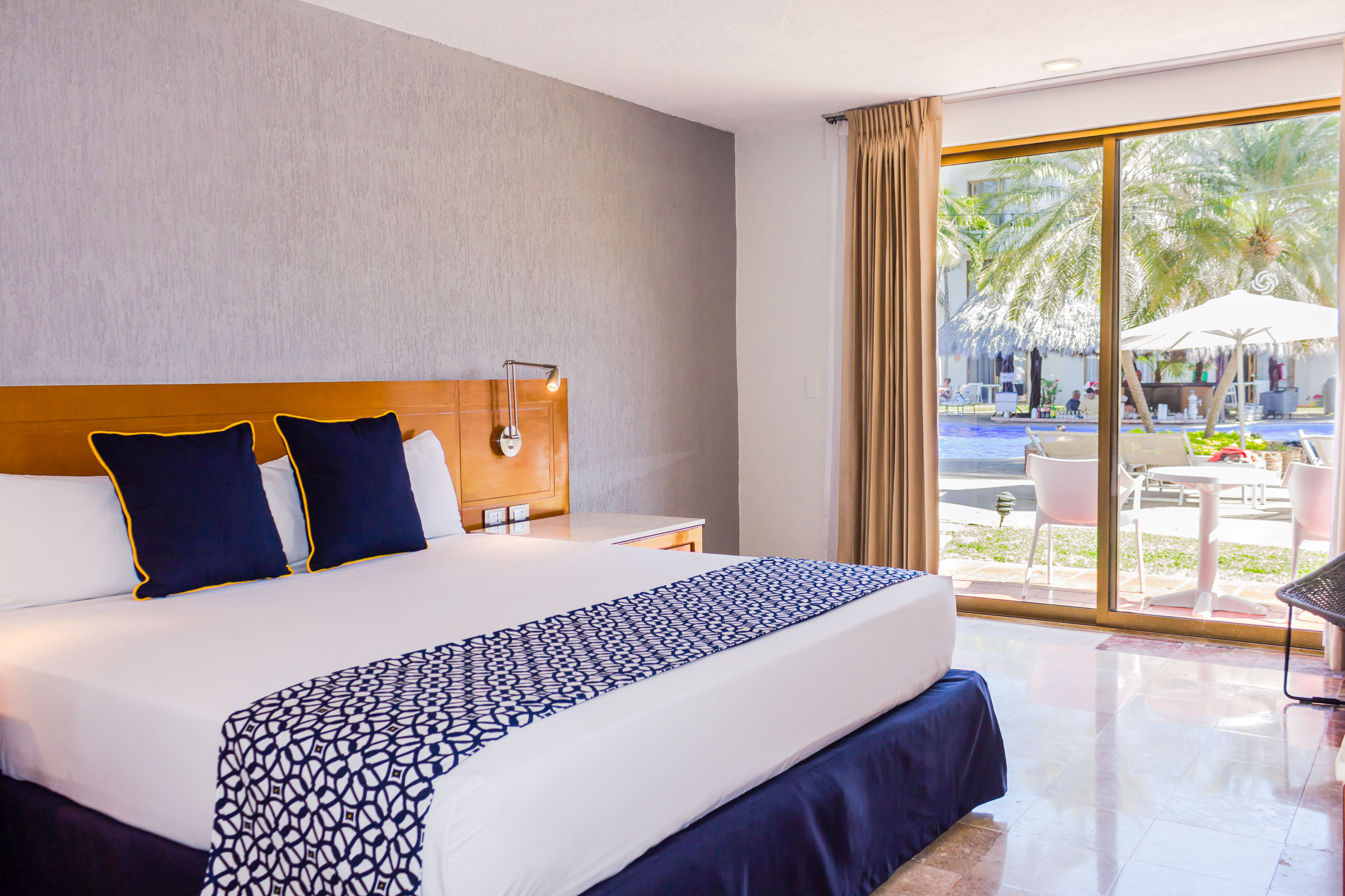 Single Superior King Bed