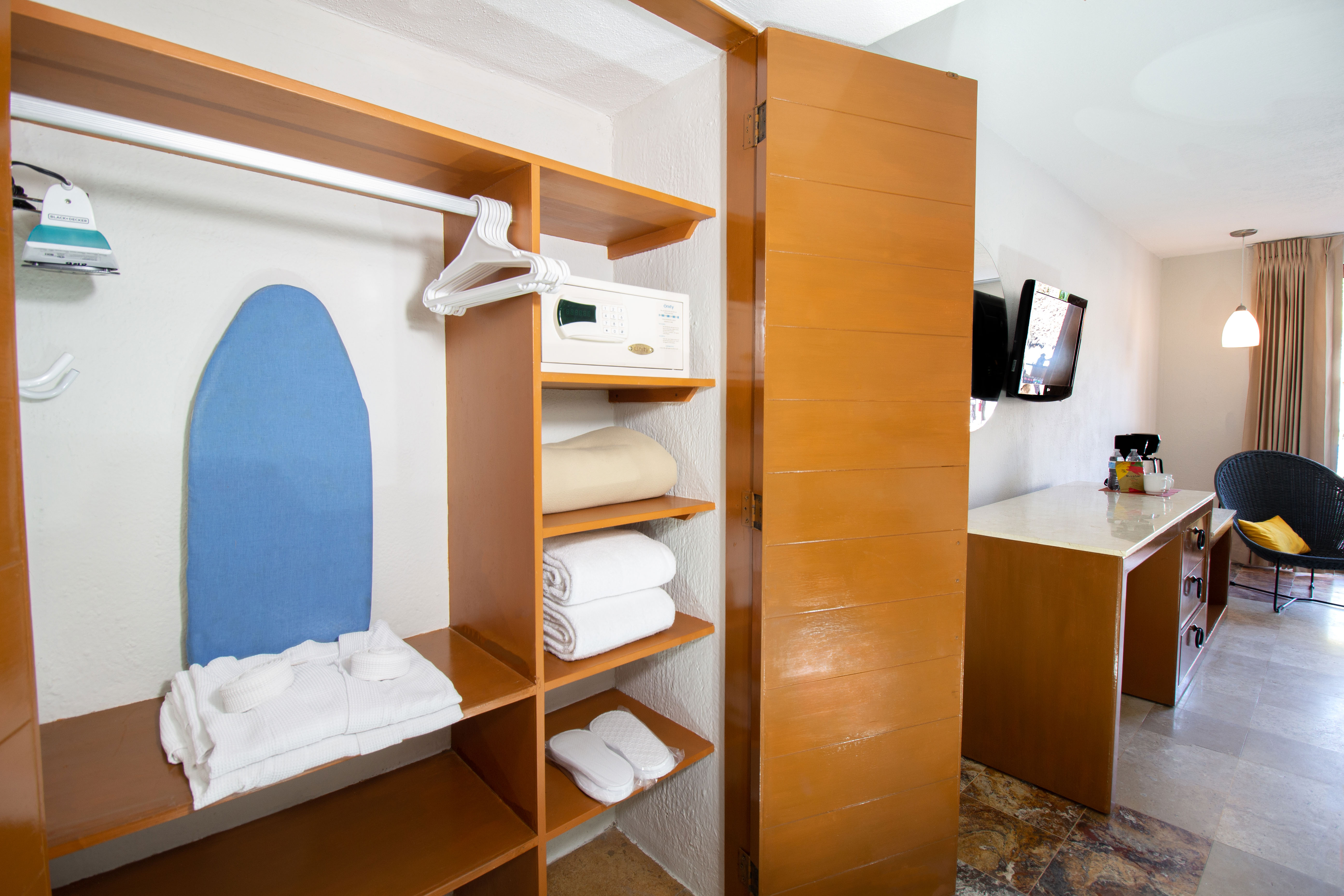 Single Superior King Bed