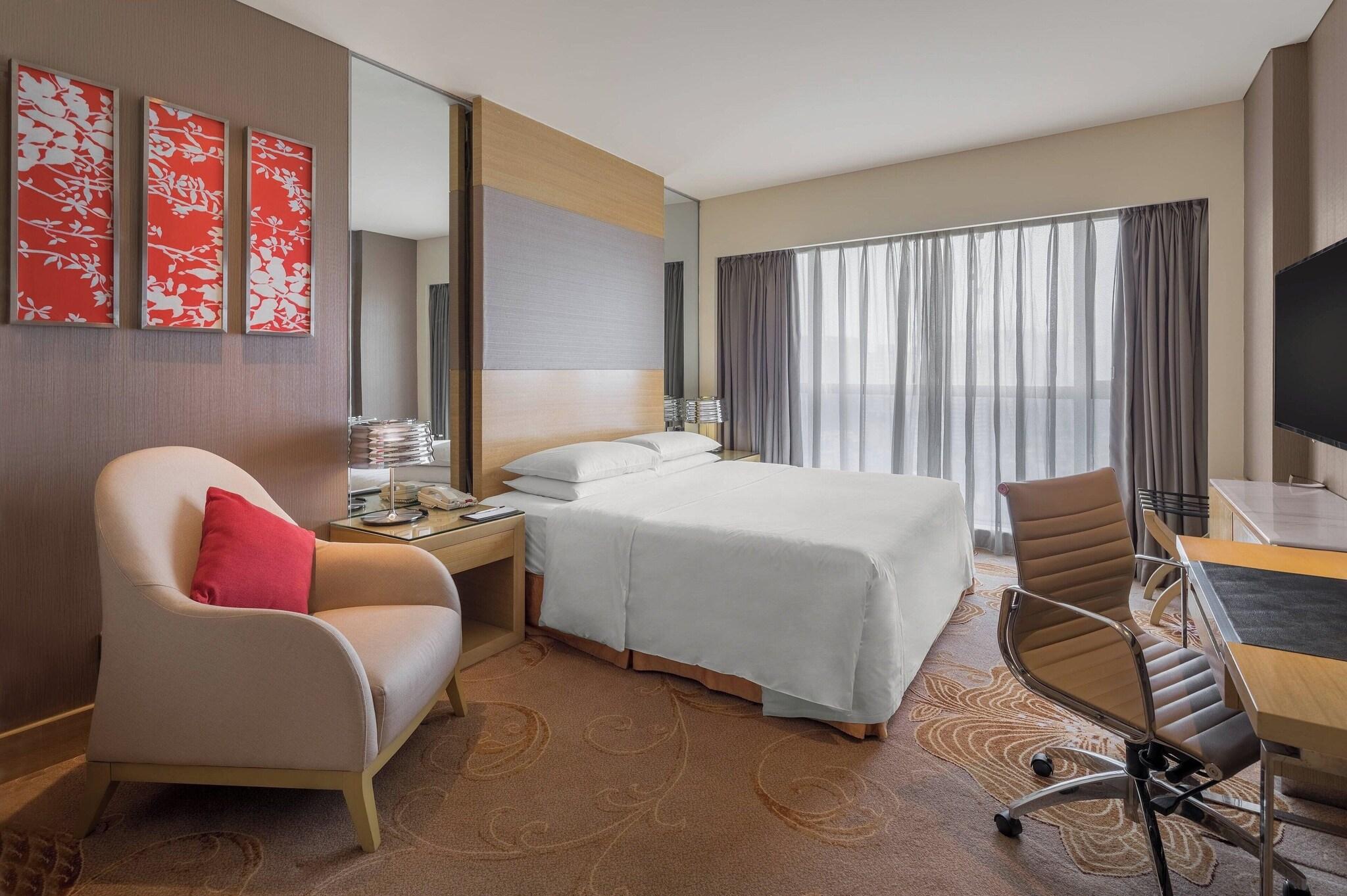 Double Deluxe King Bed
